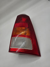 असली ट्रंक टेल लाइट दायाँ X84X13N004EC Ford Focus DBW/DAW/DFW/DNW/DB1/DA1