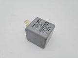 Original Audi A6 (4B2/4B4) Kraftstoffpumpenrelais Relais 4D0951253