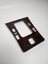 อะไหล่แท้ Mercedes W210 แผงกลางคอนโซล หมายเลข A2106830108 ลายไม้