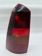 フォード フォーカス 中古左リアテールランプ XS4X13N004C