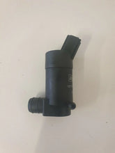 оригинальный насос омывателя V50 1S7117K624DC Вольво S40 S60