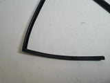 ซีลยางแนวหน้าต่างแท้ BMW 5er E39 ด้านขวาหลัง 8159818 / 34.6406