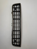 Oryginalna ATRAPA CHŁODNICY AUDI A6 4B Grill Przedni Środkowy 4B0807683L