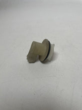 Оригинальный VW Polo (80/86C) Кронштейн фары справа спереди 6N0953042C