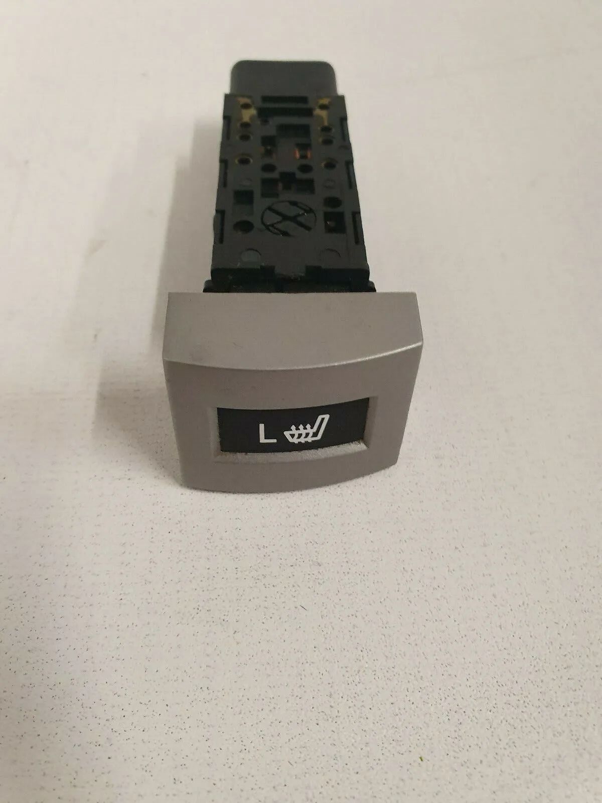 orig Kia Carnival switch seat heating left switch seat heated K42 