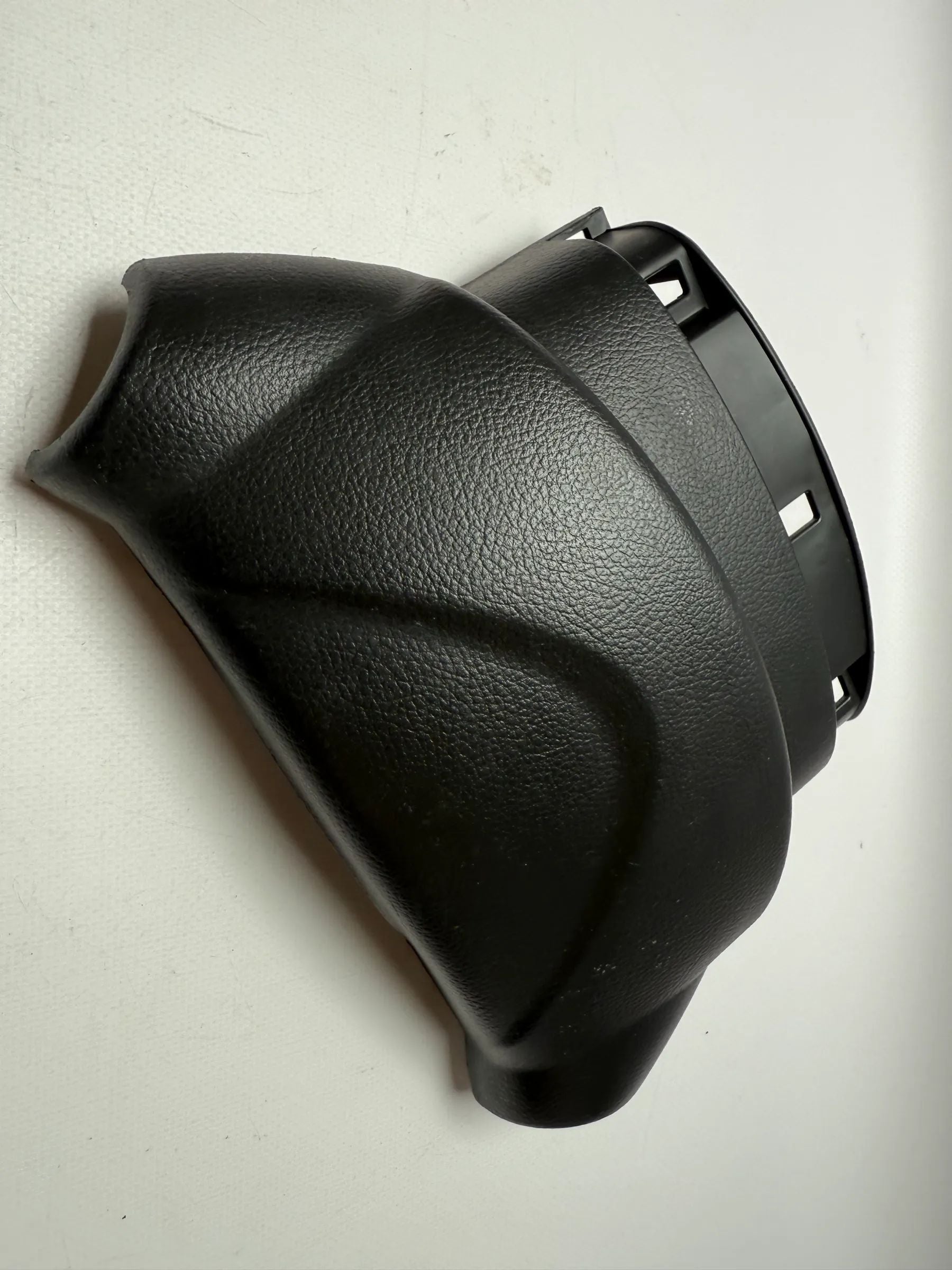 Оригинальная облицовка верхней части рулевой колонки Nissan Primera P12 48470AV700