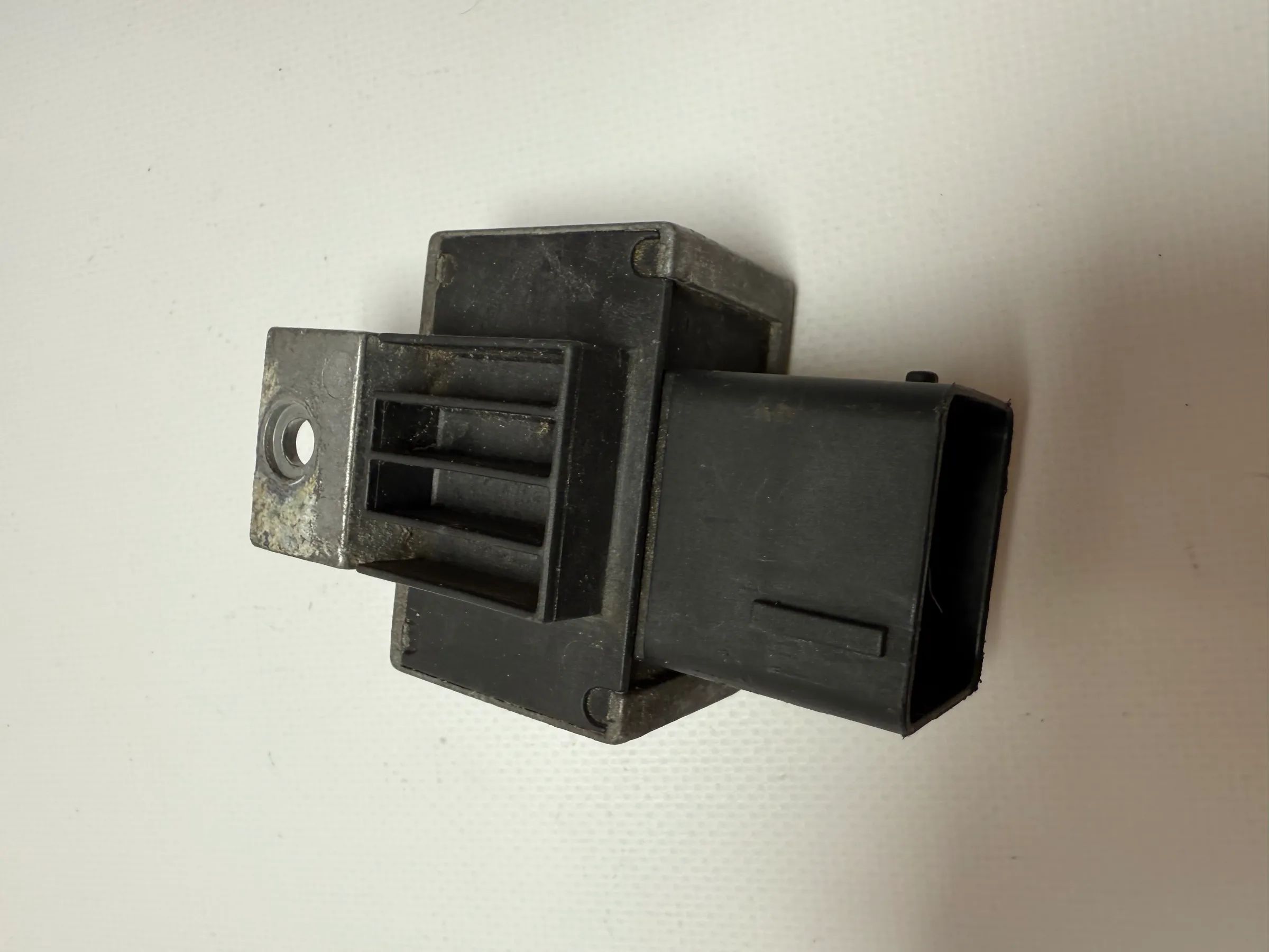 純正Renault Laguna Twingo グロープラグリレー抵抗 Nagares 9640469680-A