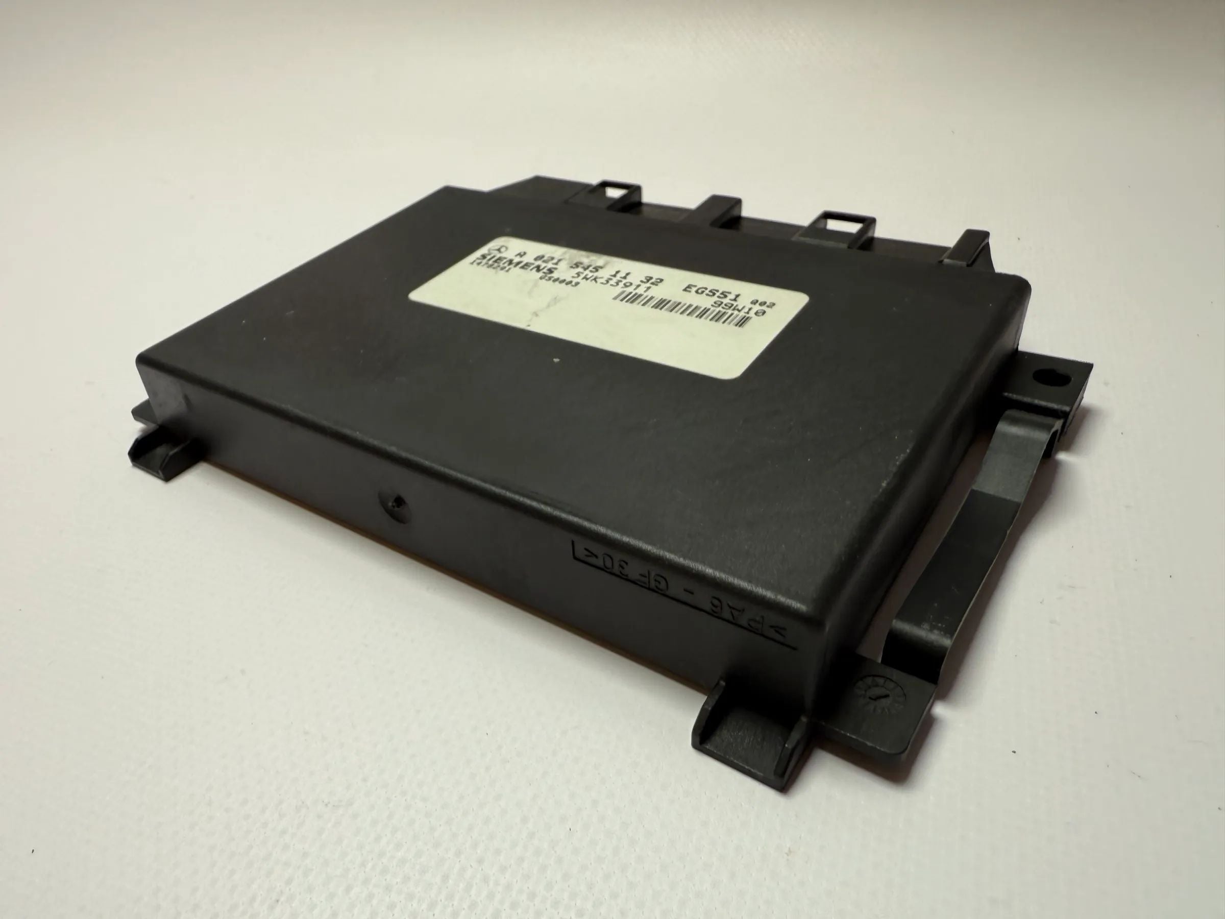 Original Mercedes Benz E-Klasse 220 D Centralita Motor A0215451132 / 5WK33911