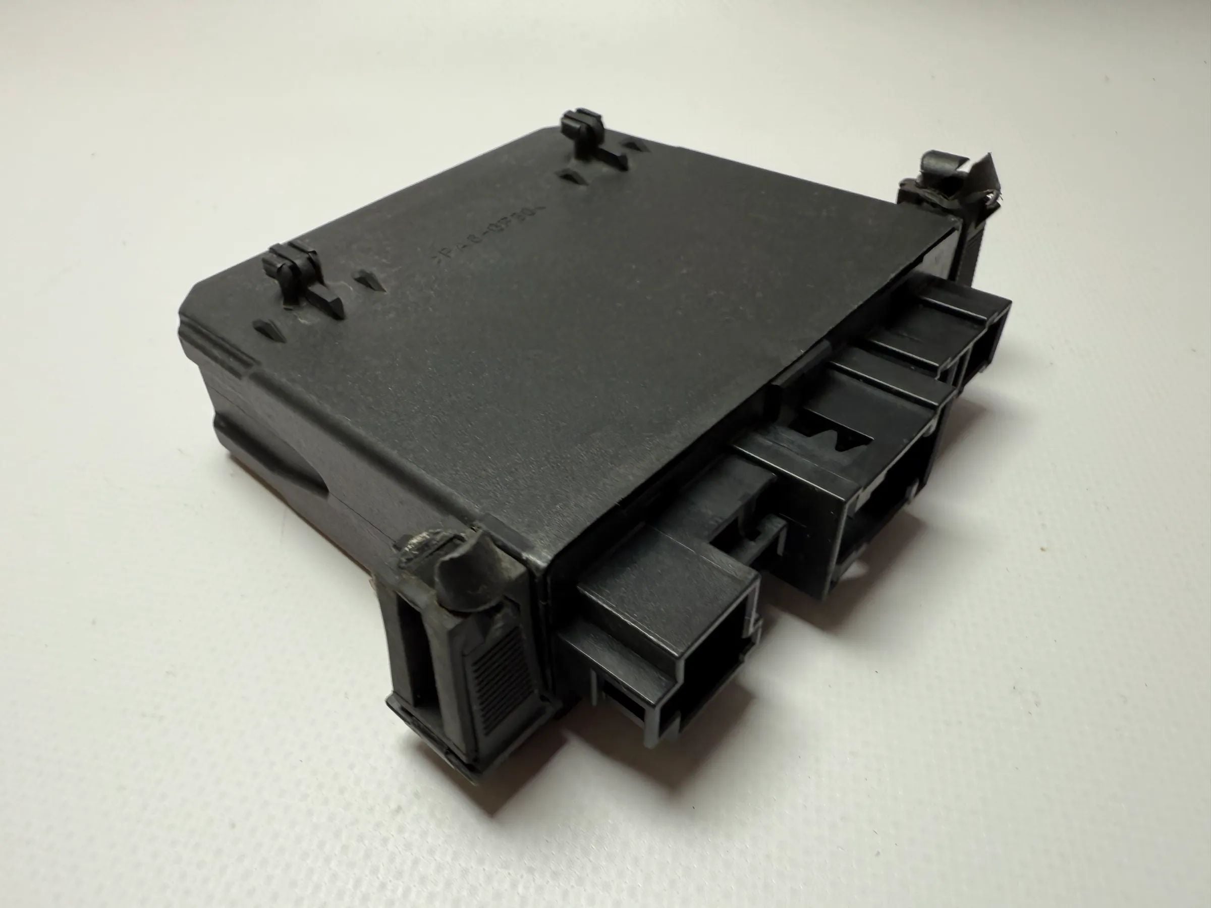 Originale Mercedes Benz E-Klasse W202 Centralina Porta Sinistra 2088201326