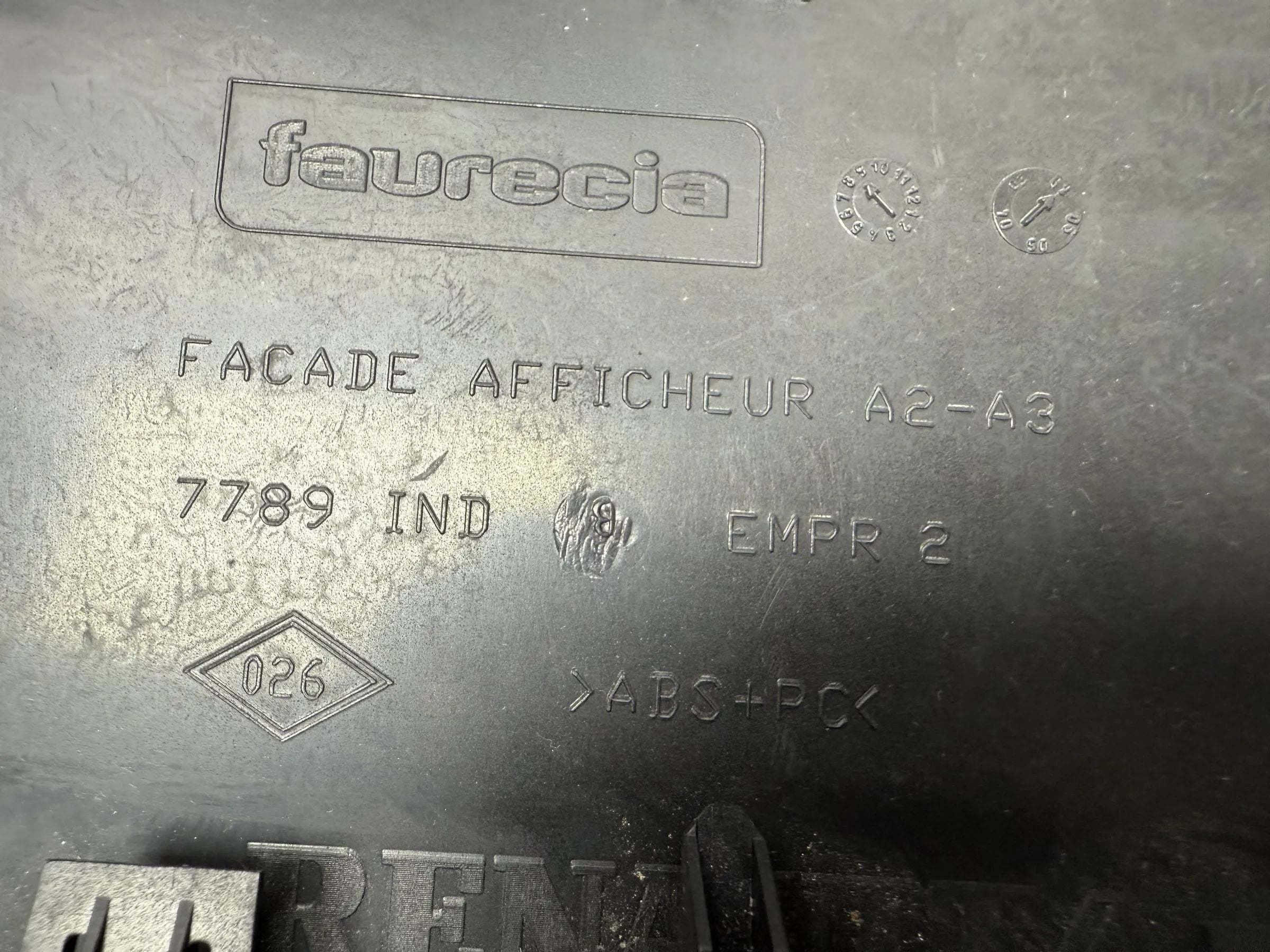 Original Renault Megane II Cabrio Display Blende (Vorderteil) 82000078979