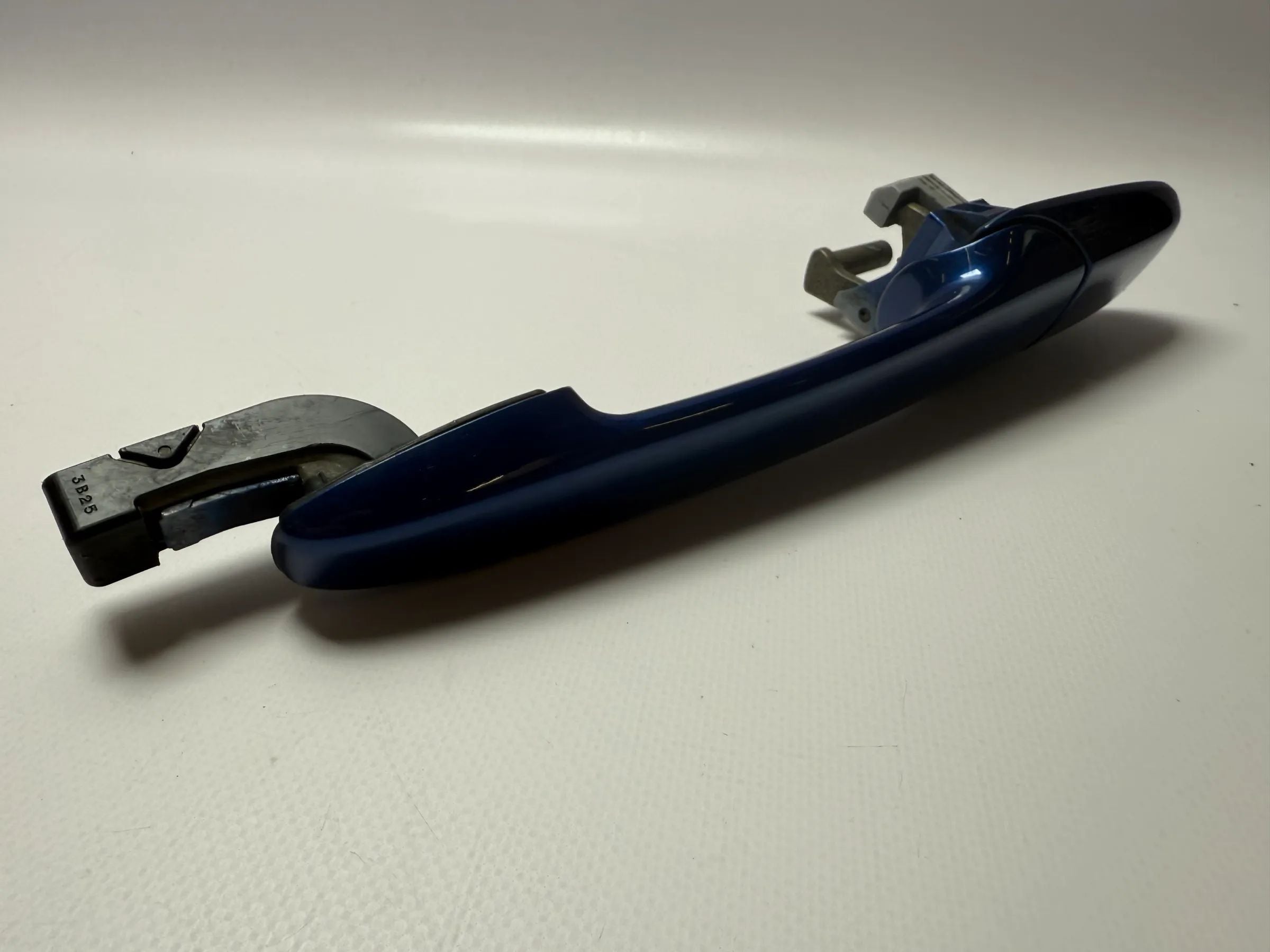 Orijinal Mazda 6 Sağ Arka Kapı Kolu Mavi GJ6L