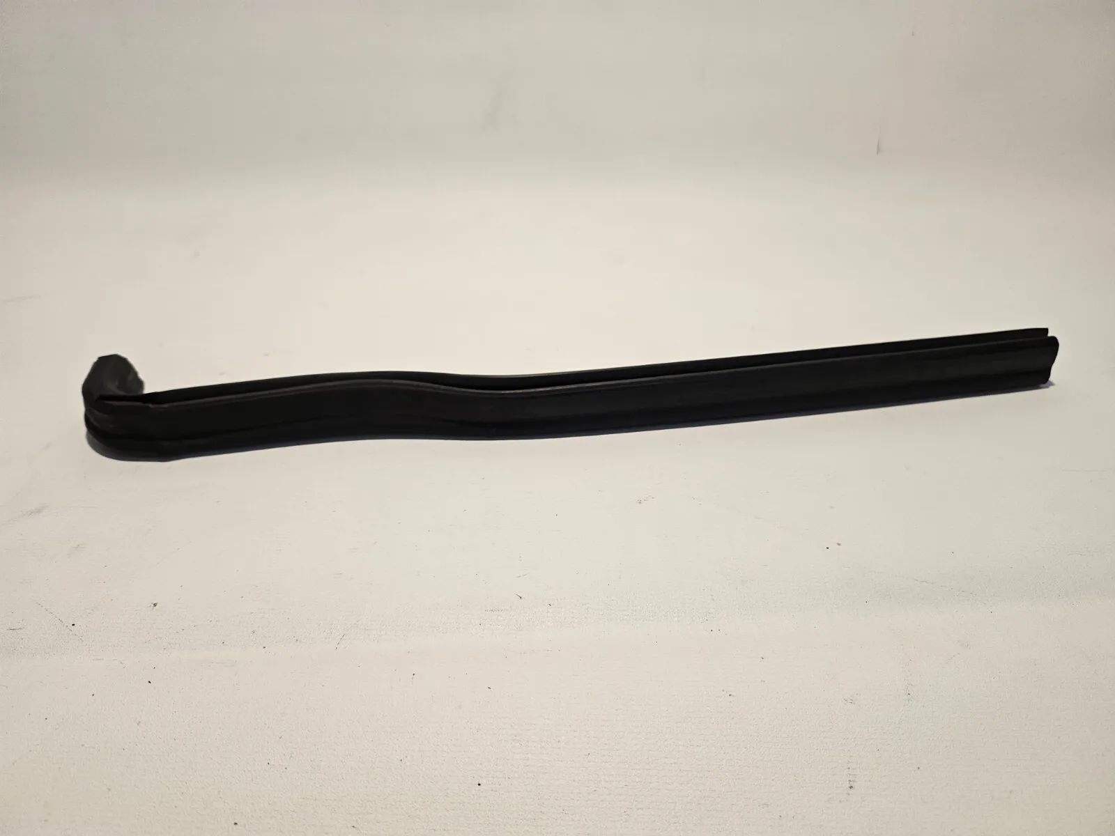 Junta original tira de goma parachoques superior izquierda 7159605 BMW 320i Touring E91