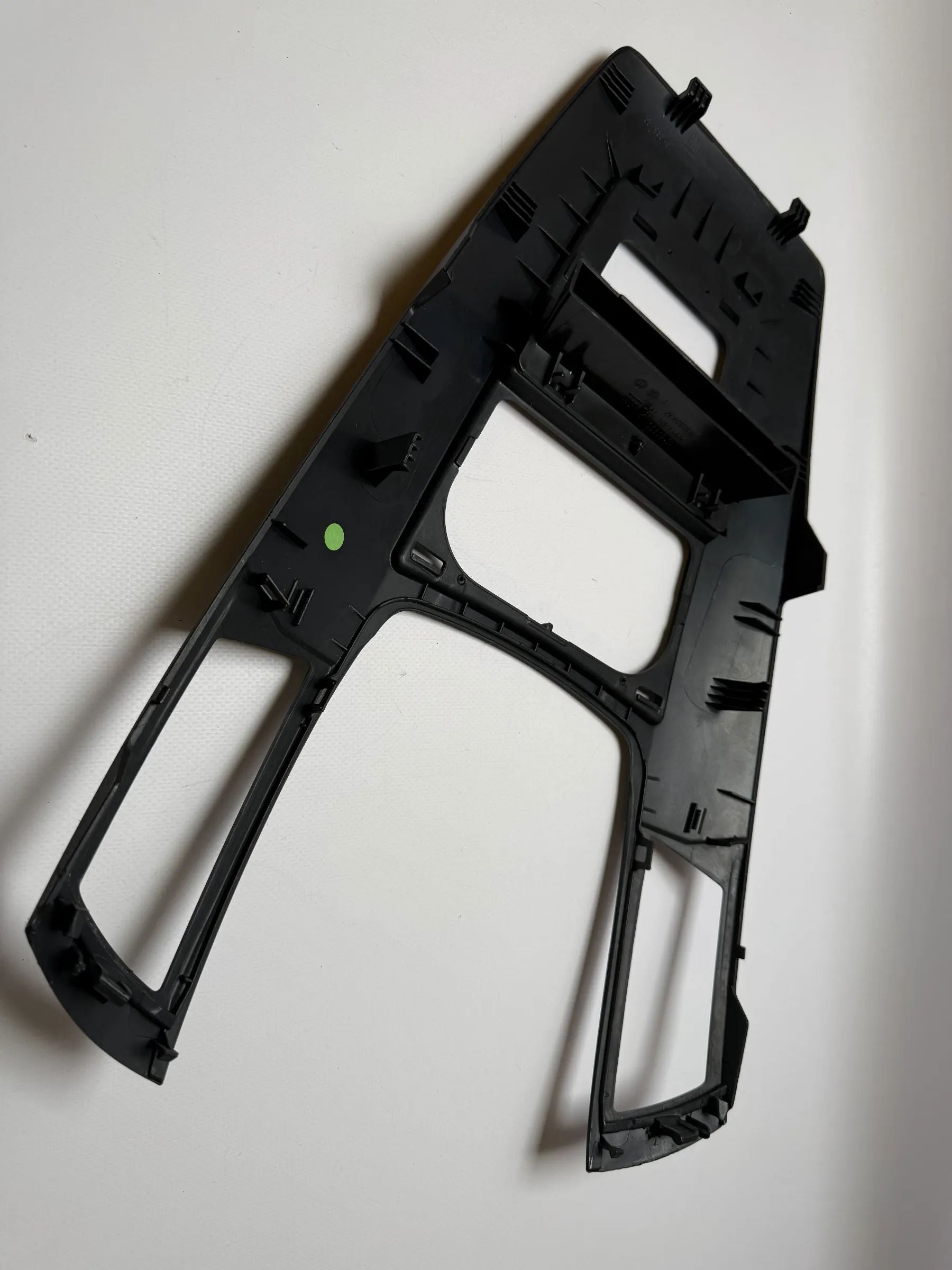 Оригинальная облицовка панели приборов Опель Зафира Б 13150253