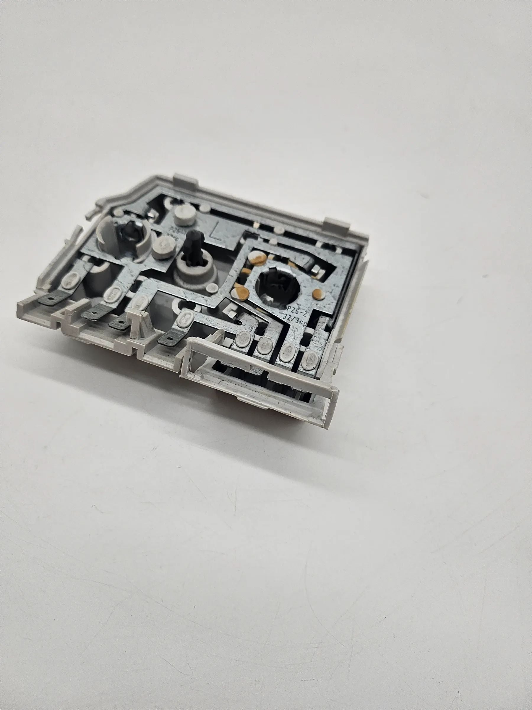 ORIGINAL AUDI 80 893945095 Lampenträger Rückleuchte  hinten links