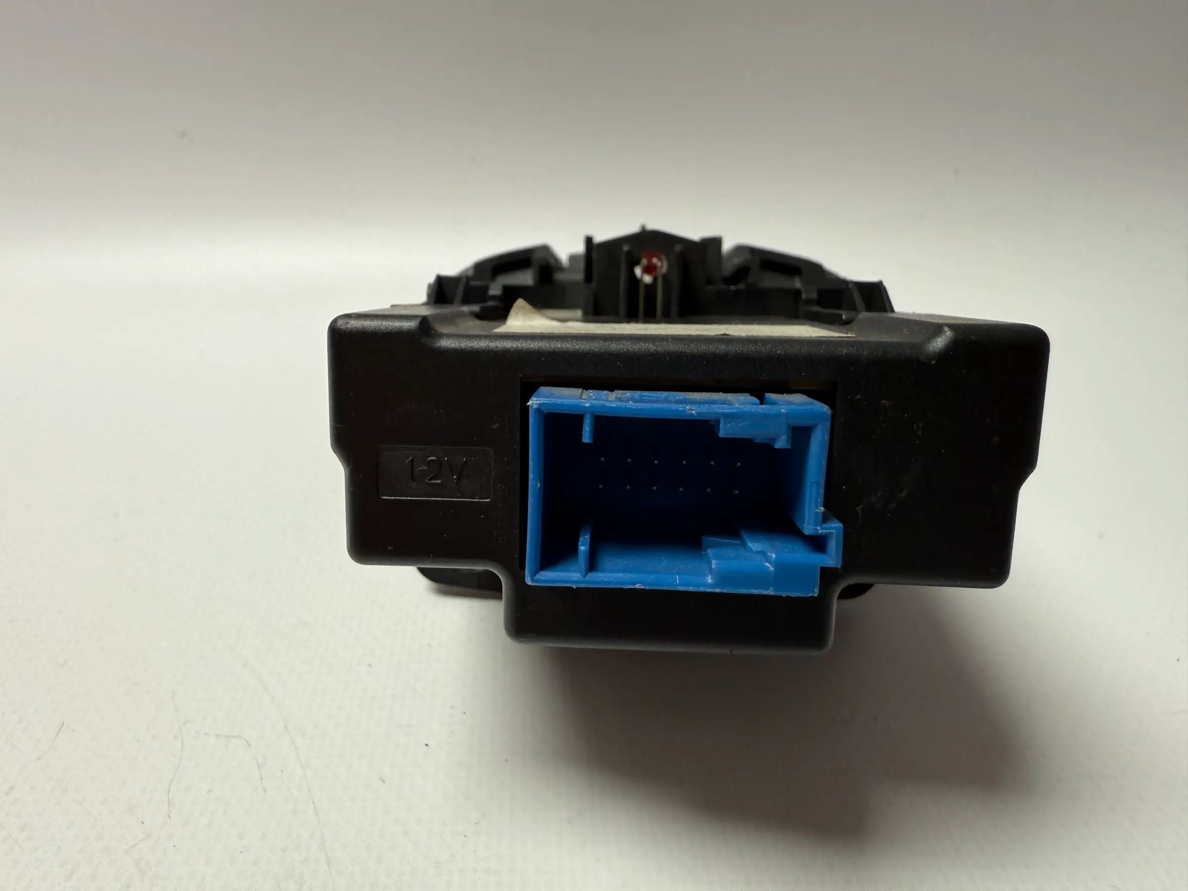 Оригинальная ручка стояночного тормоза Рено 8200048590A MAP 10