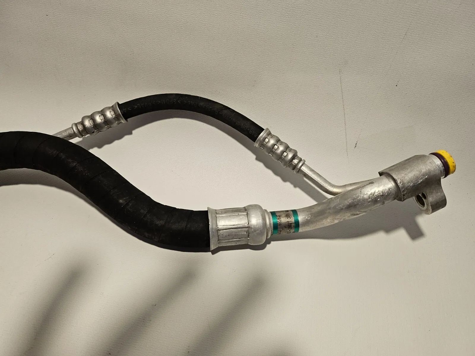 Трубка всасывающая испарителя компрессора BMW 1 серии E87 3 серии E90 E91 климатическая магистраль 6951637