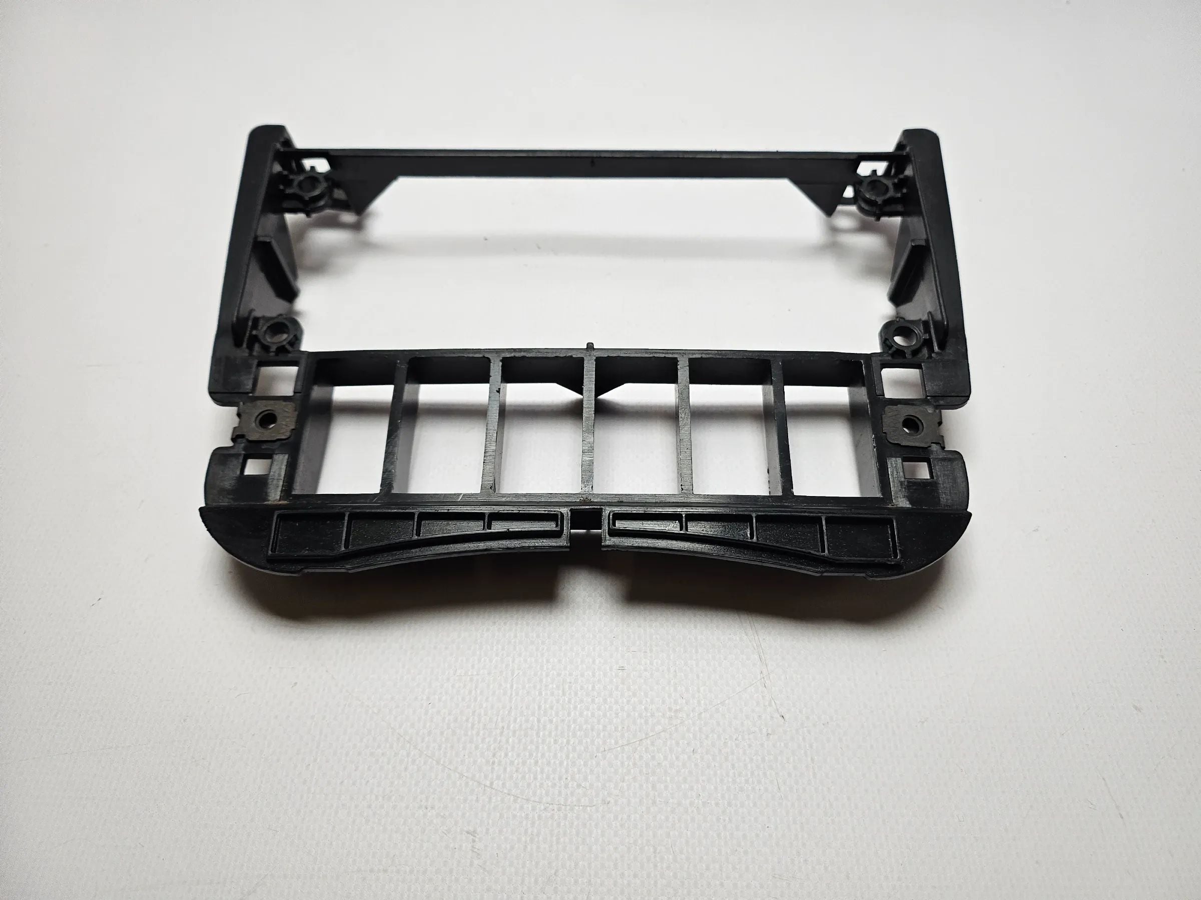 Оригинальная рамка установки отопителя Volkswagen Polo и Seat 6N2 6N0858305C