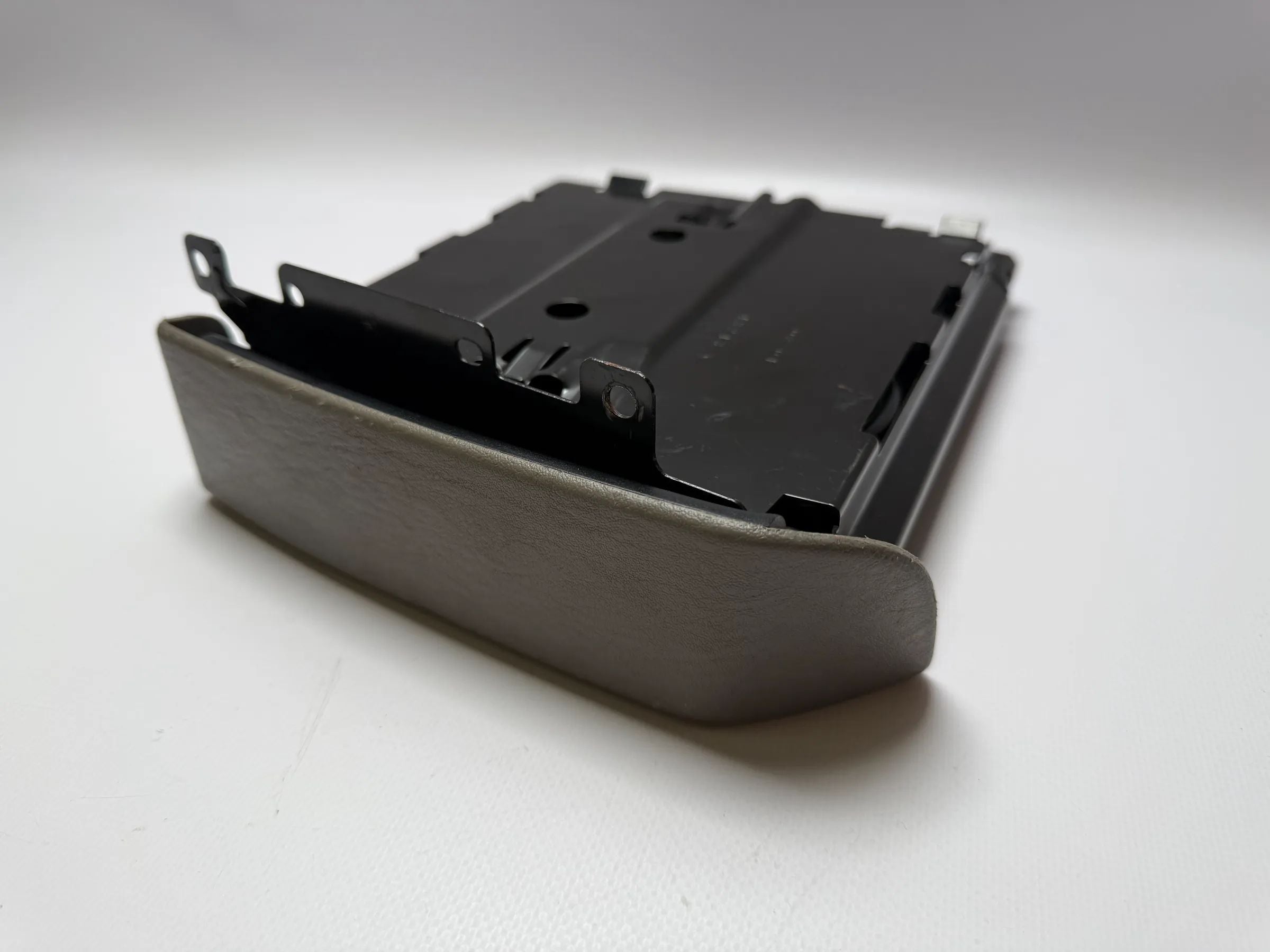 Originele CHRYSLER Voyager bekerhouder 0RR44TRMAB