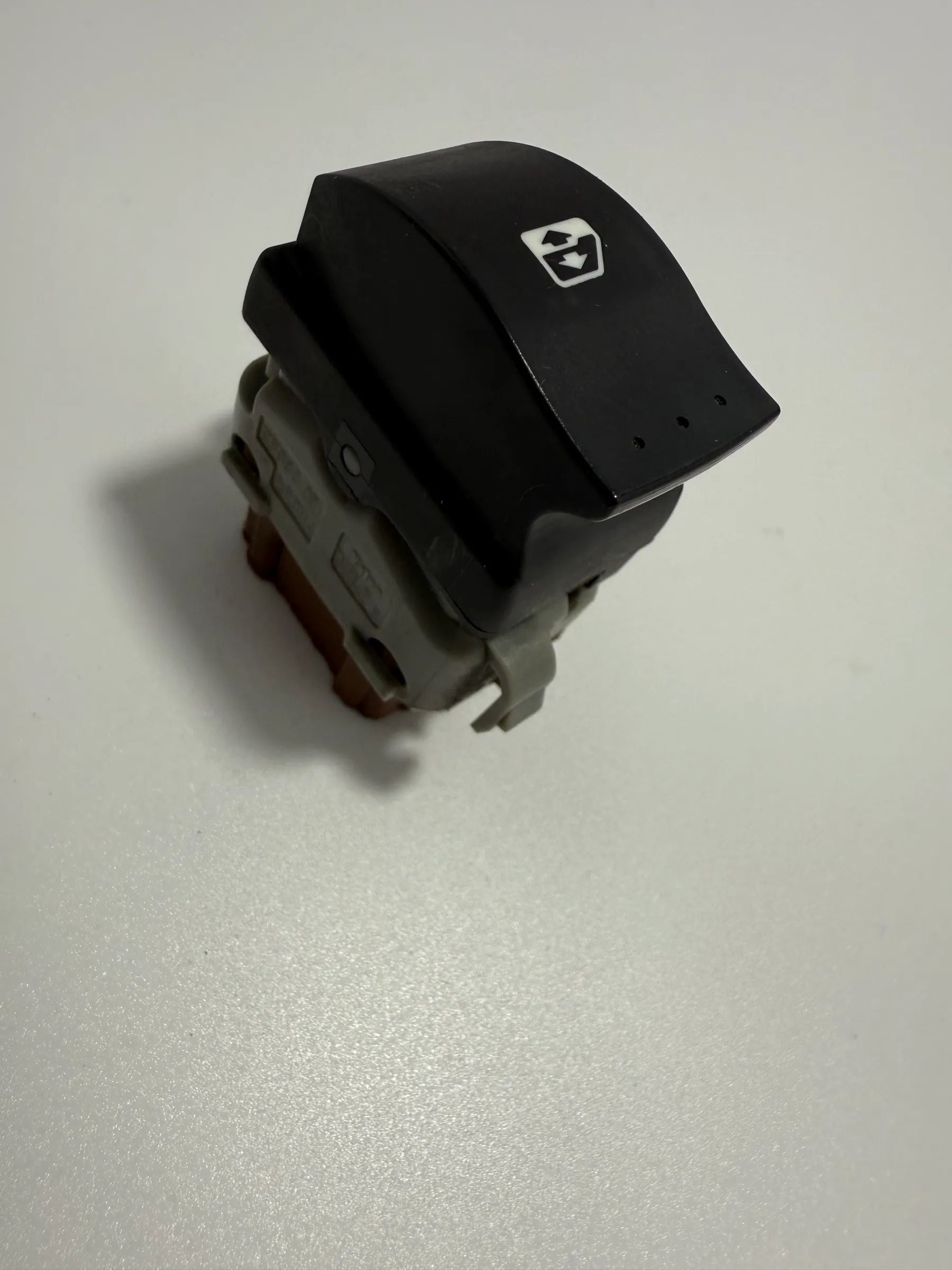 असली RENAULT CLIO III (BR0/1, CR0/1) विंडो लिफ्टर स्विच ब्राउन 2808203