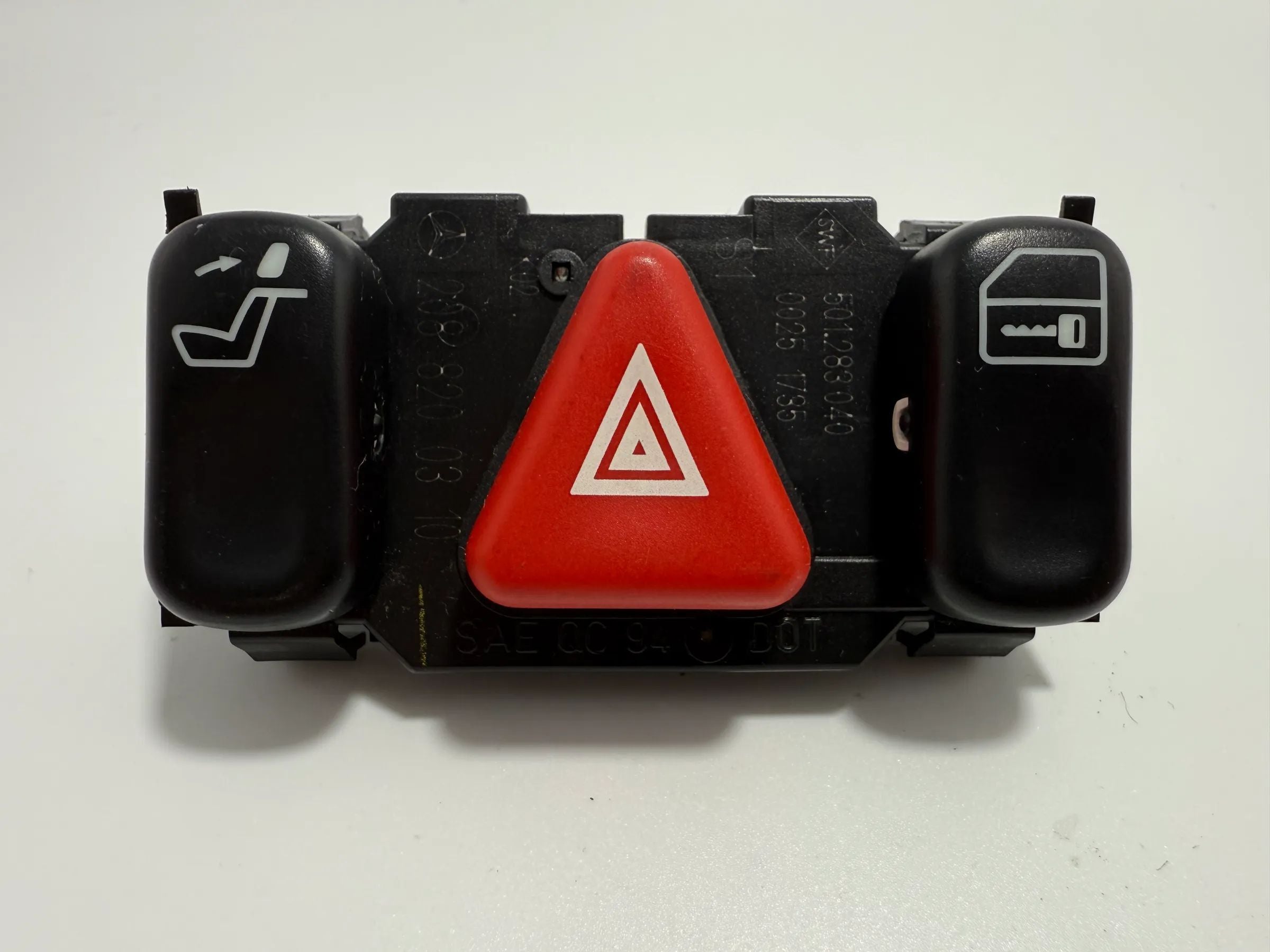 Originele Mercedes W202 W208 W210 waarschuwingsknop, hoofdsteun 2088200310