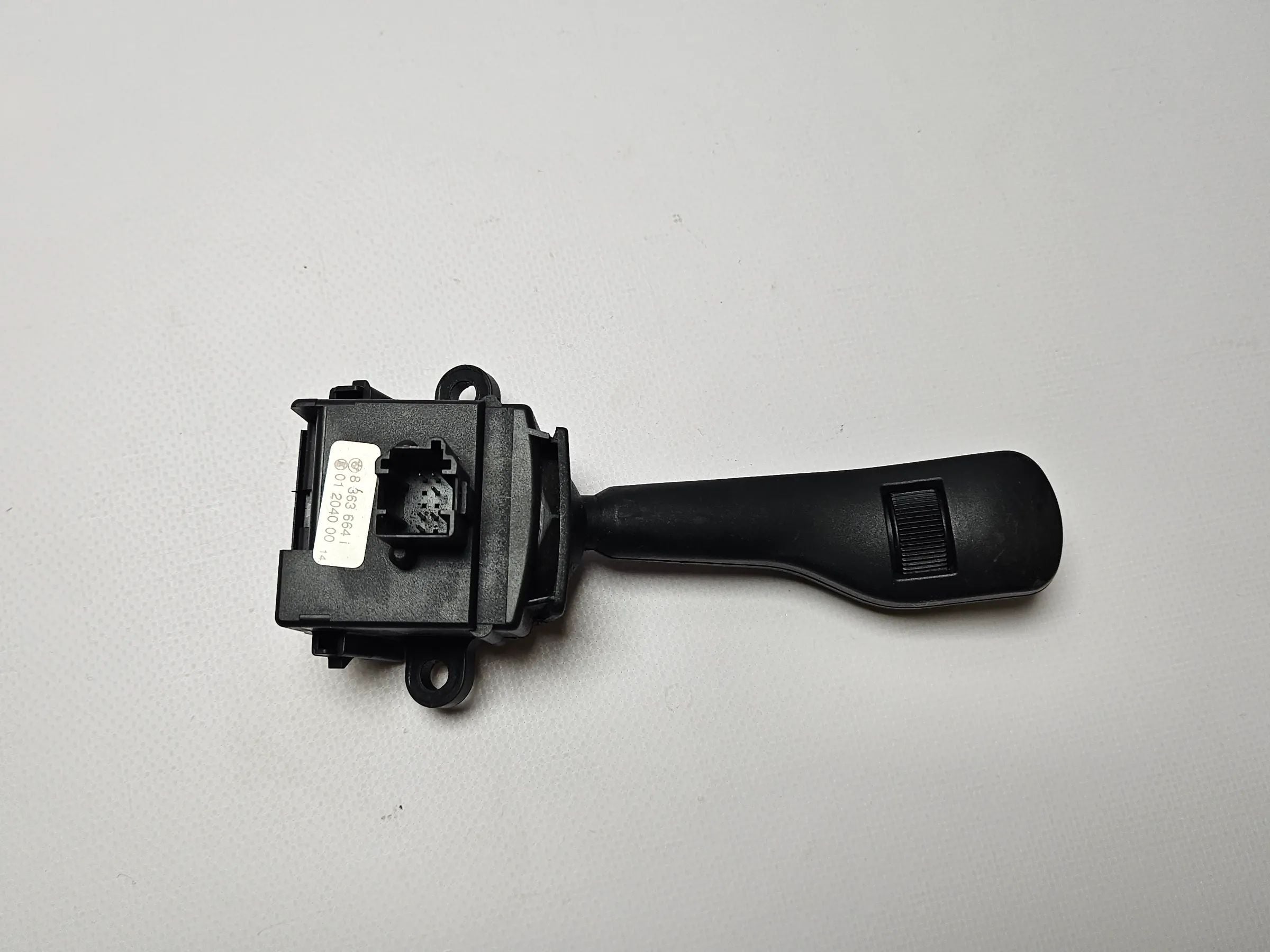 Оригинальный рычаг переключателя стеклоочистителя BMW E39 8363664I