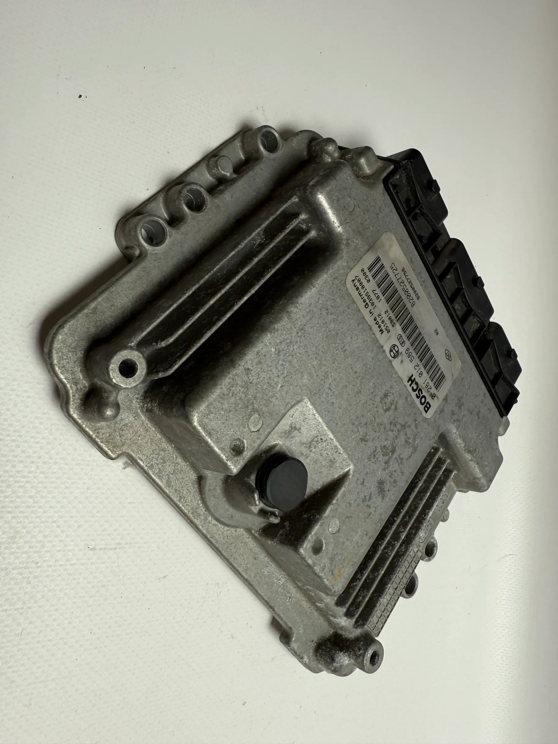 Original Renault Megane Scenic 1.9 DCI Boîtier de Gestion Moteur 8200527725 / 0281012589