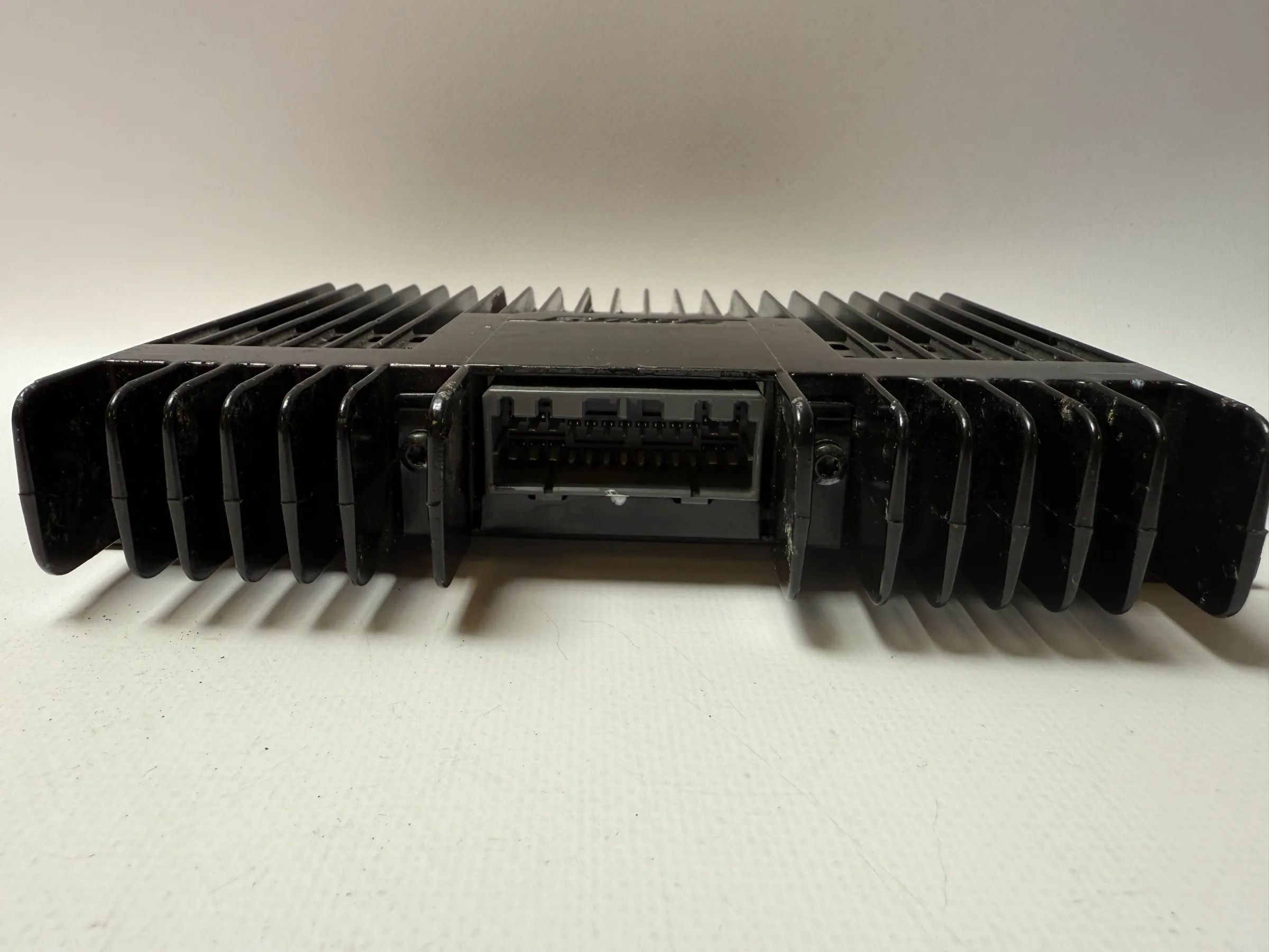 Original Audi 8L A3 1.9TDI Boîtier de commande système audio Bose 8L0035223