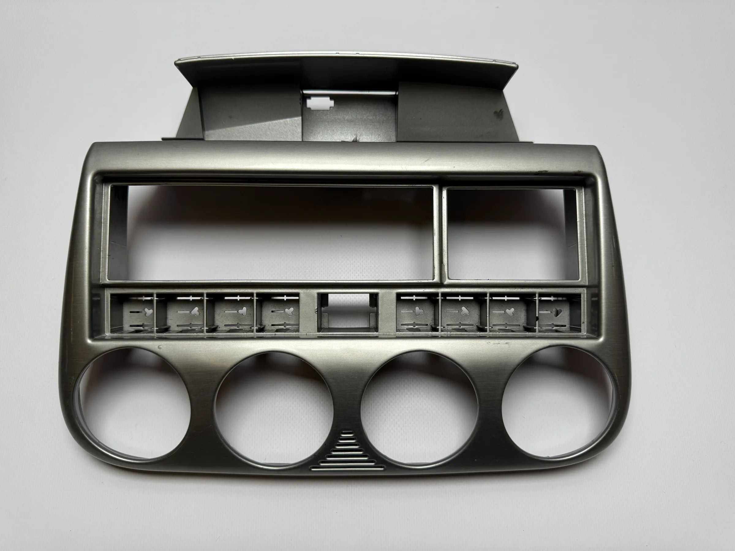 Оригинальная накладка облицовки центральной консоли Opel Омега 090436998