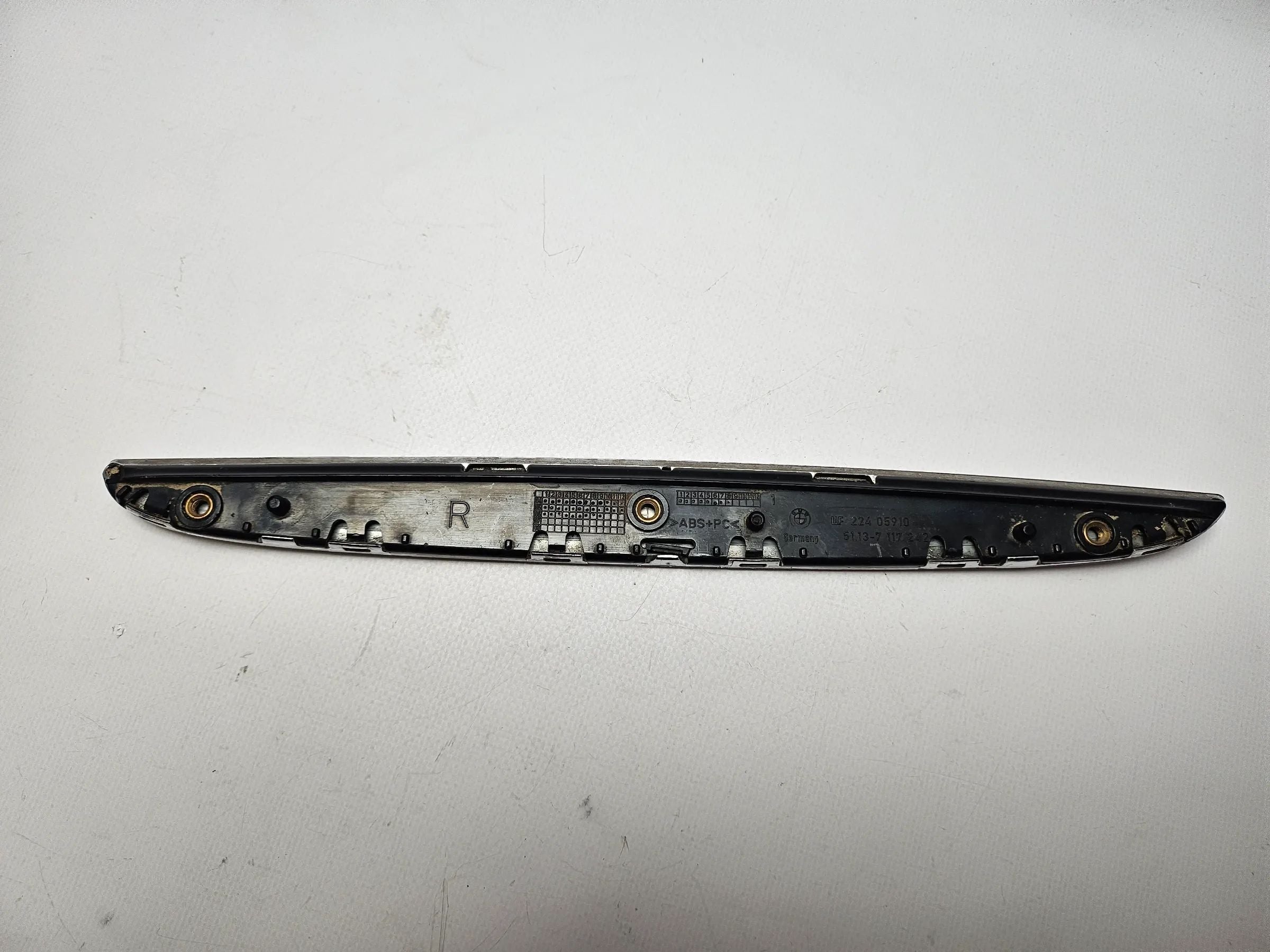 Оригинальная правая верхняя крышка капота двигателя BMW E90 E91 7117242