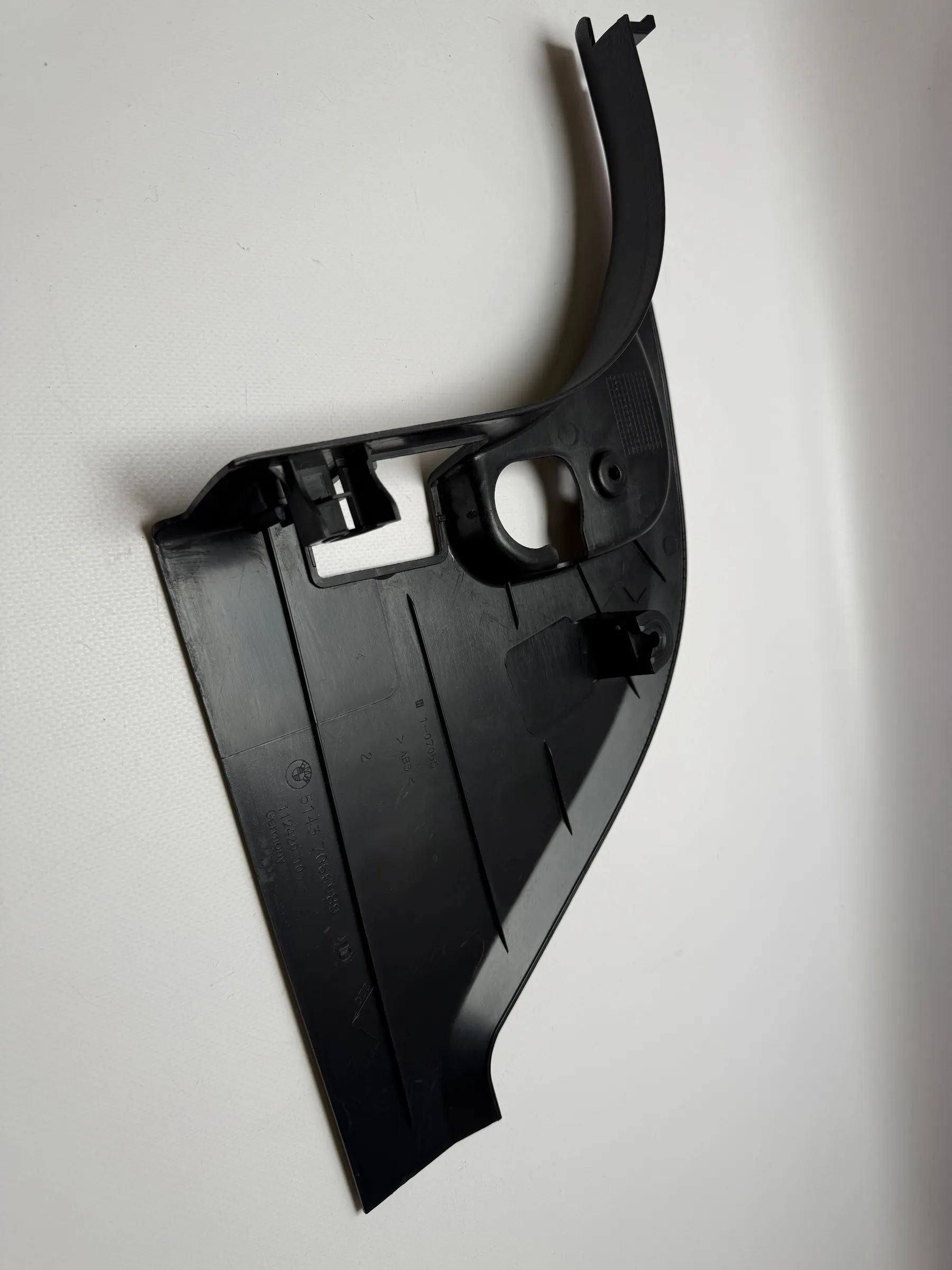 Original BMW E90 E91 E92 side panel cover footwell trim 51437066989 