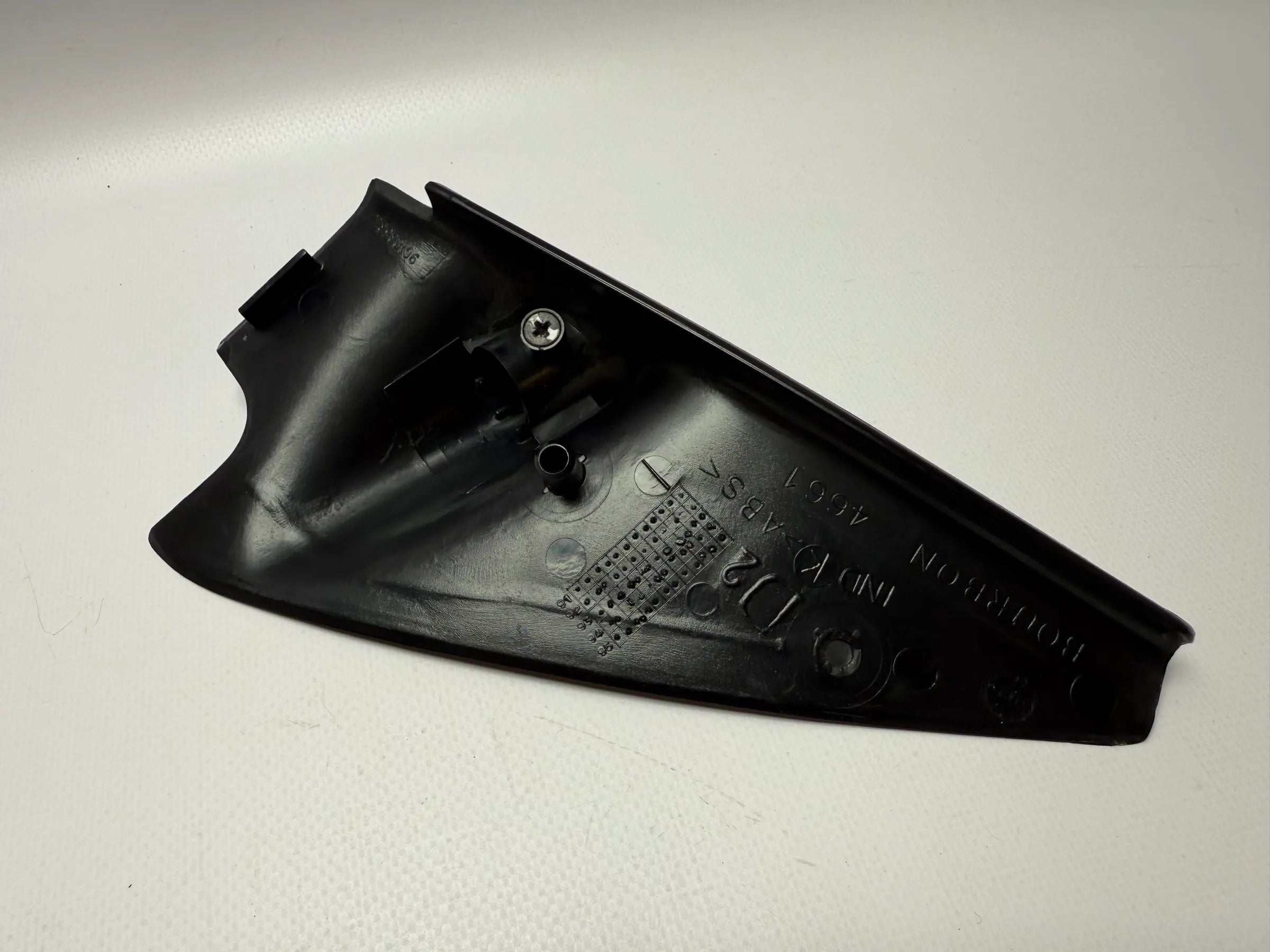 Оригинальная правая накладка зеркала внутренней отделки Peugeot 106 9610363177