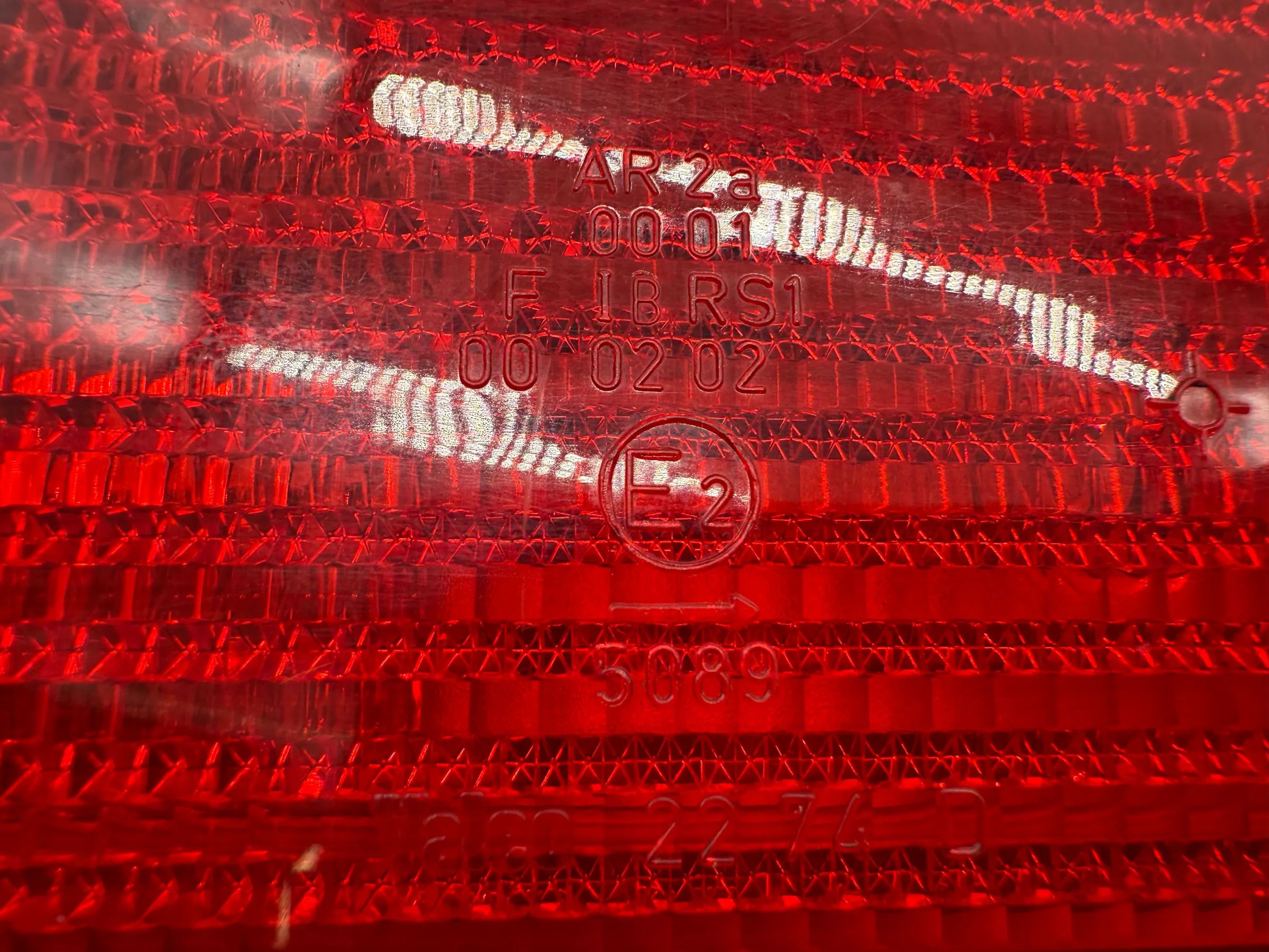 PEUGEOT 106 S204.1996 rear light tail light RIGHT LPTG123 / E25089 