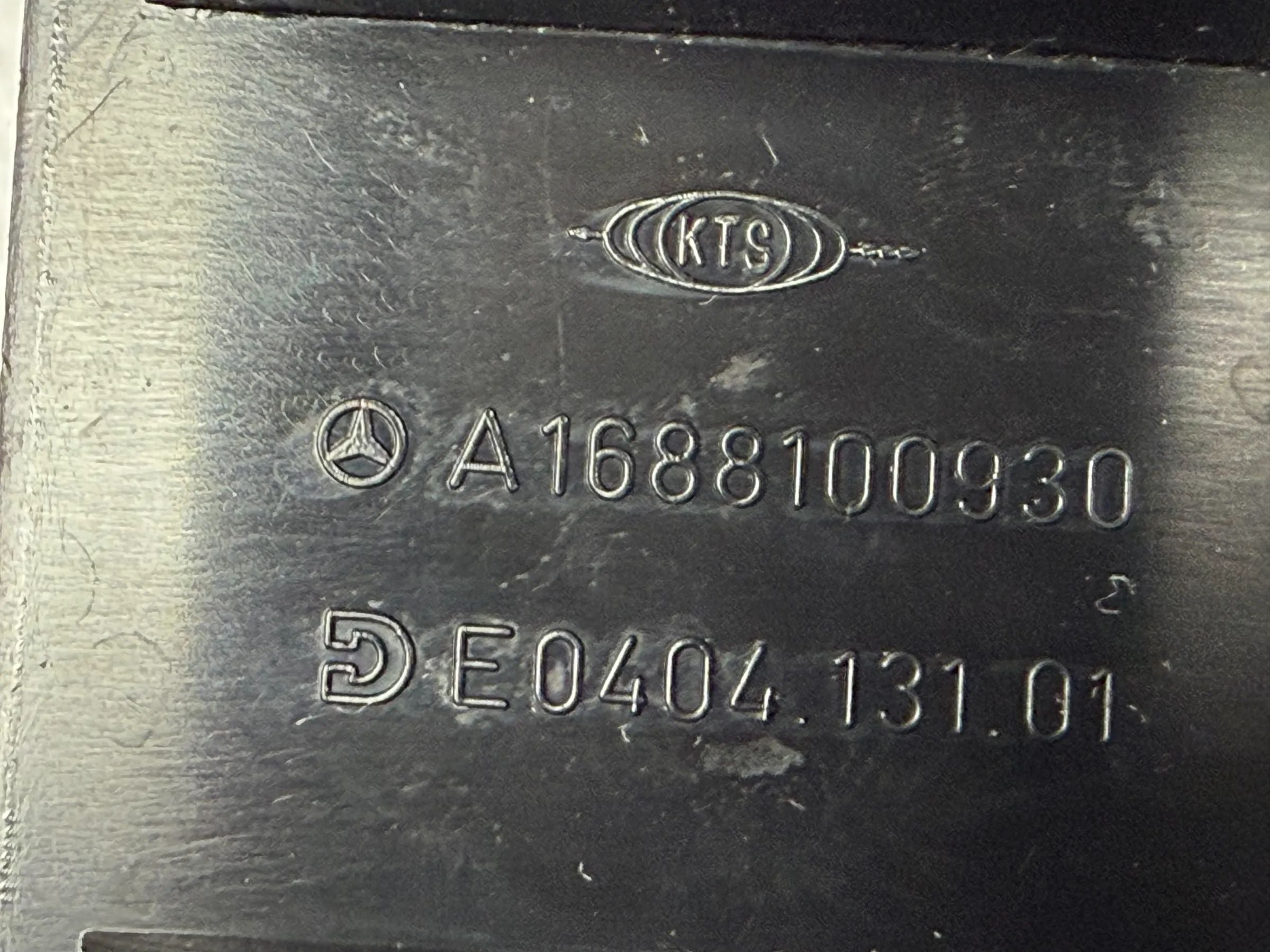 Original Mercedes-Benz A-Klasse (140/168) Cenicero con Encendedor A1688100930