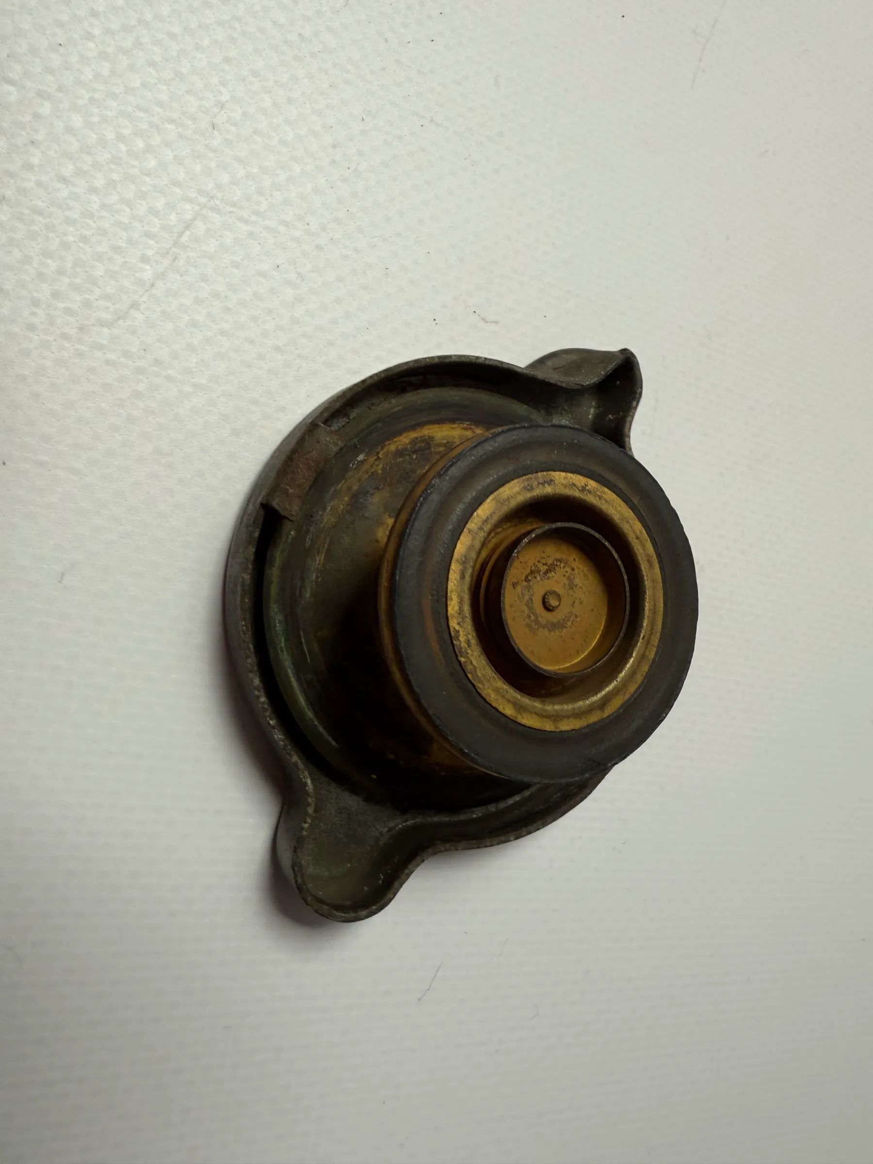 อะไหล่แท้ Opel Rekord Commodore Admiral Kapitän ฝาหม้อน้ำ 8113 600