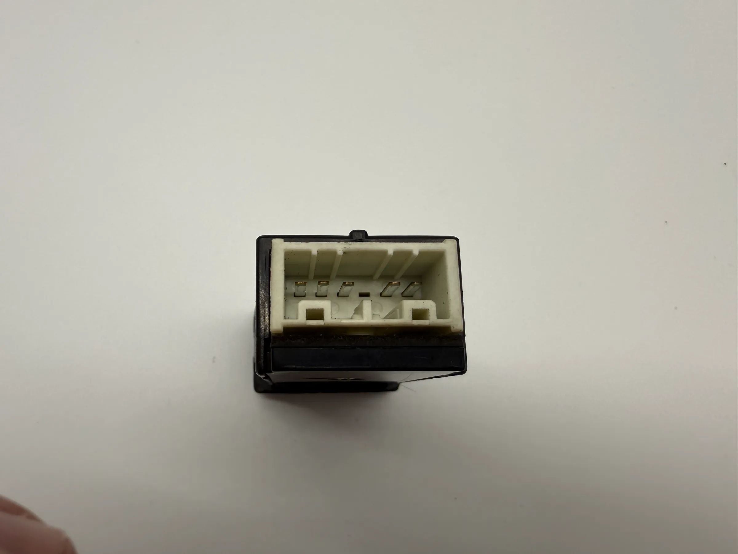 純正マツダ プレマシー CP1.9 フォグランプスイッチ Stanley GE4V-66-480