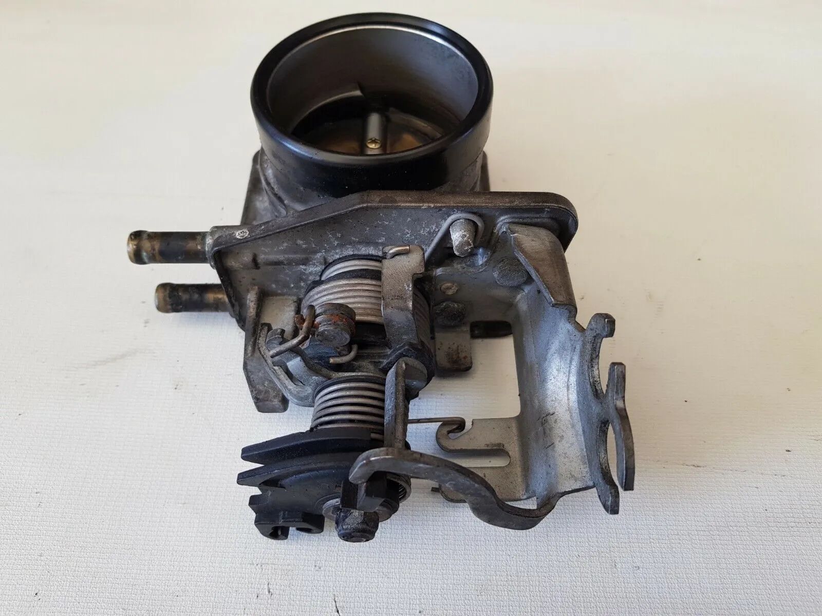 Original Drosselklappe 1433385 BMW 5 (E39) 520I