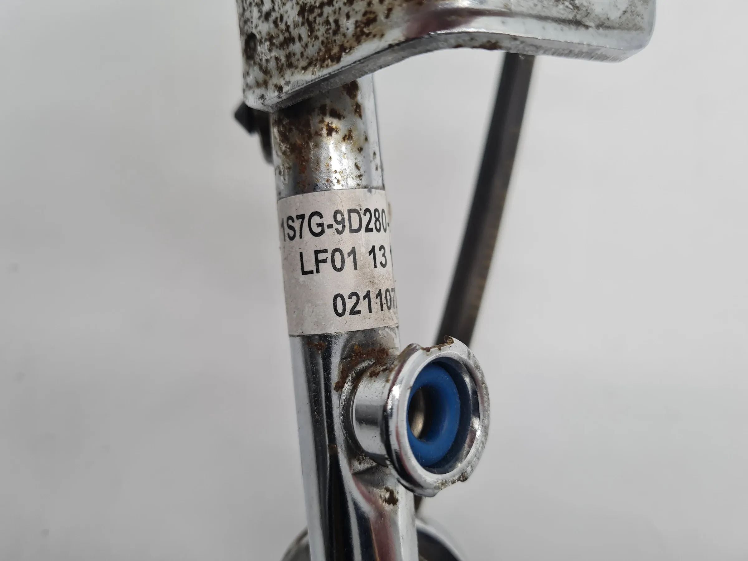 Original Ford Mondeo III 3 (BWY/B5Y/B4Y) Einspritzleiste 1S7G9D280DA