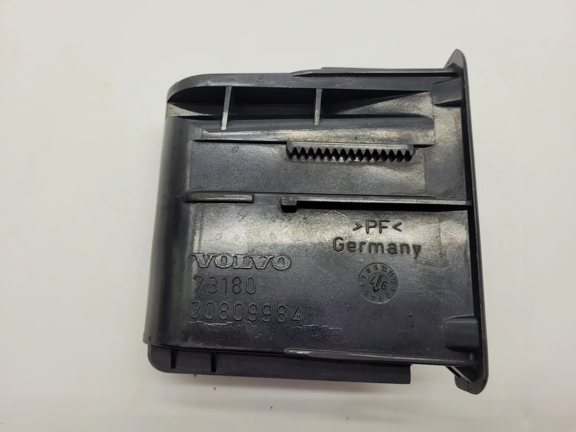 Original Volvo V40 (645) Aschenbechereinsatz 30809984