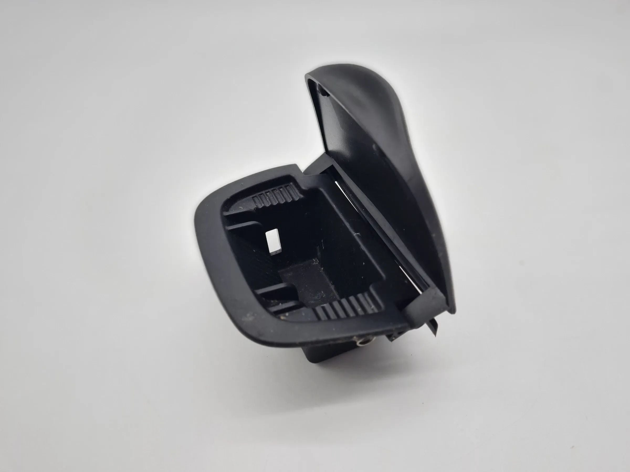Original Peugeot 206 CC (2D) Aschenbecher Vorne 9627639377