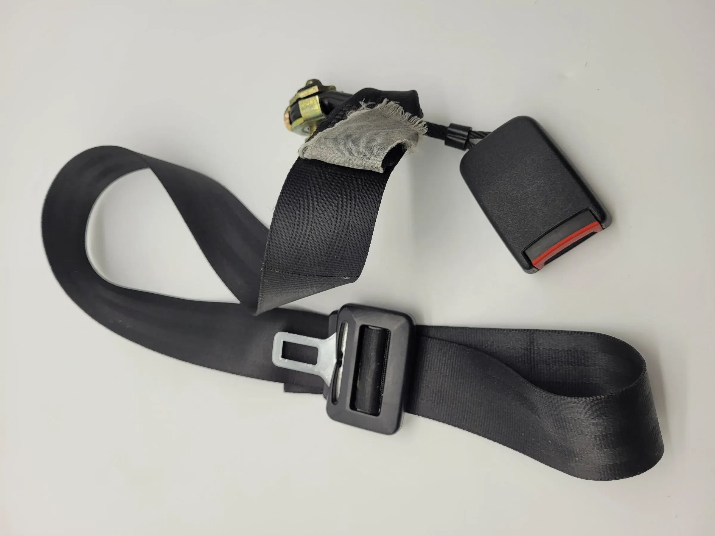 Original VW Golf IV 4 (1J1/1J5) Sicherheitsgurt Gurtschloss Hinten TRW 33000226