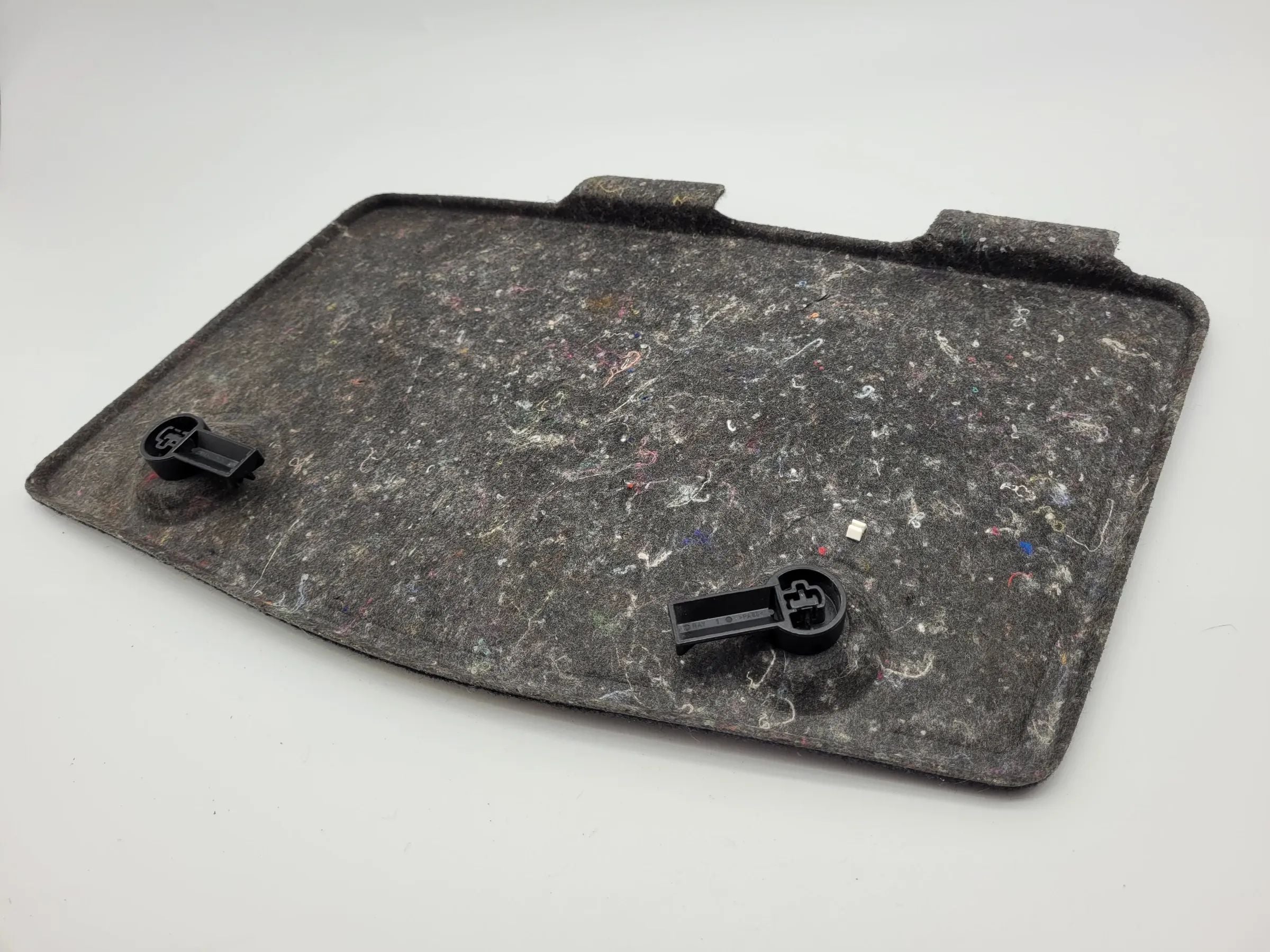 Original Mercedes C-Klasse (W203) Abdeckung Kofferaum Medikit A2036900041