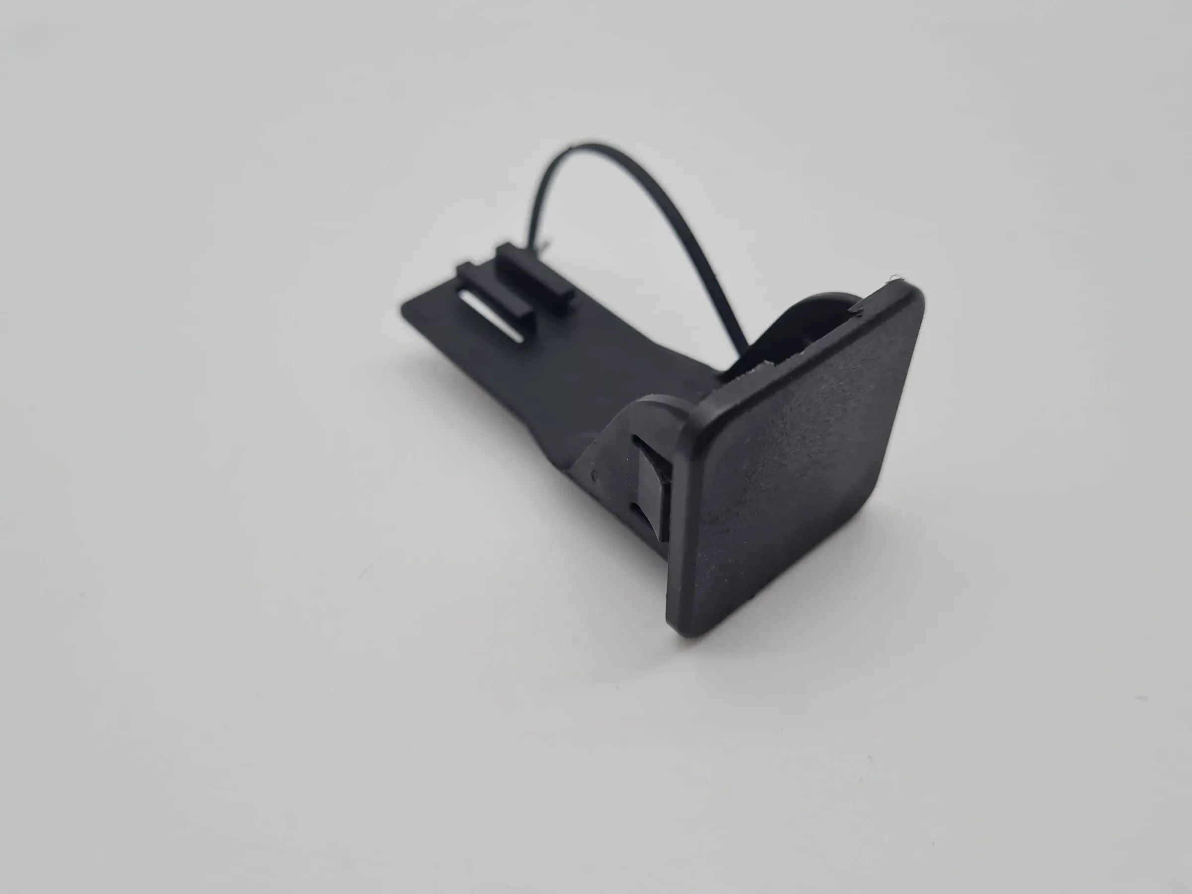 Original BMW 3er (E90/E91) Deckel Abdeckung Flashadapter Links 6919391