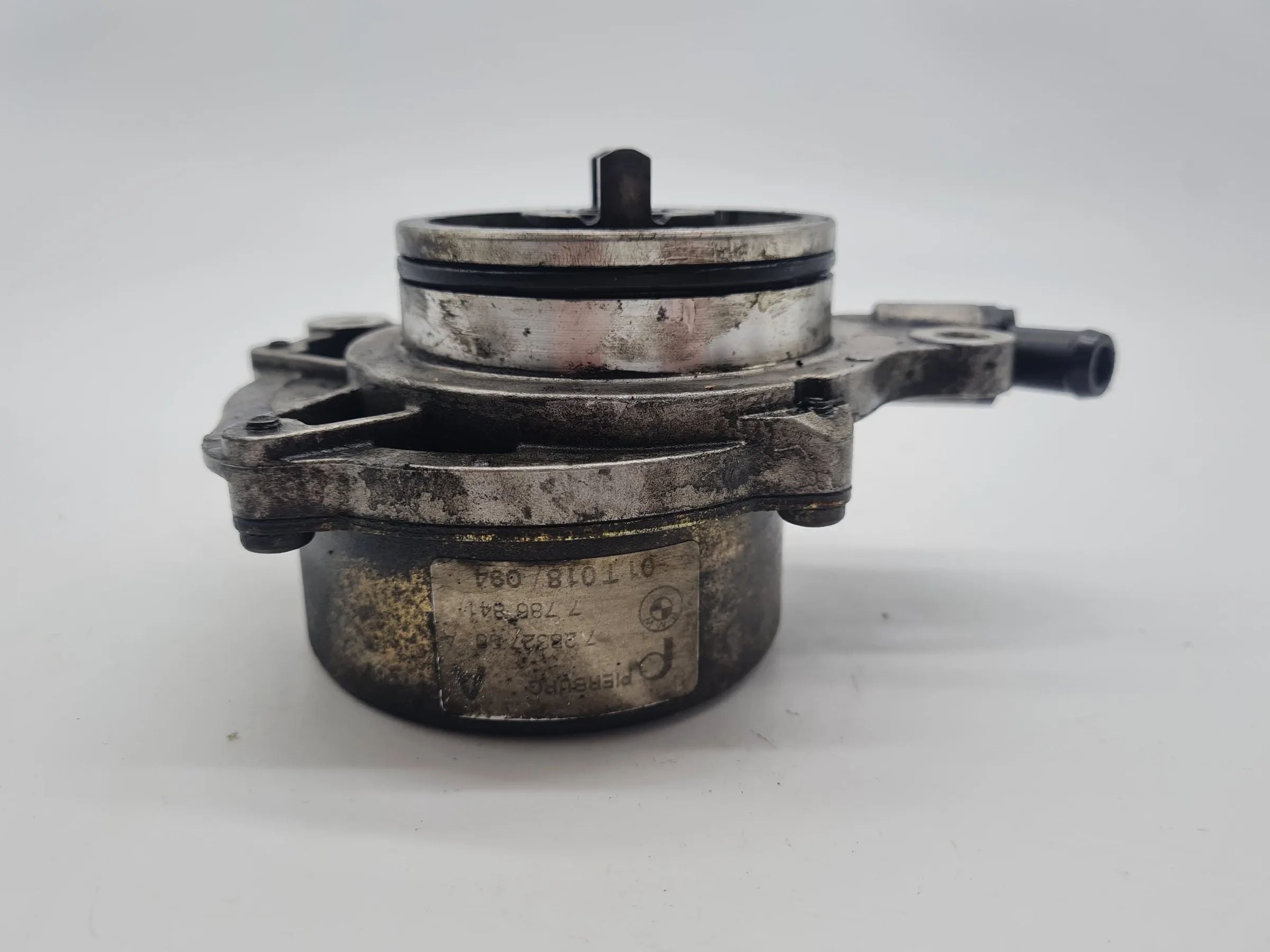 Original BMW X5 (E53) Vakuumpumpe Unterdruckpumpe 7786841
