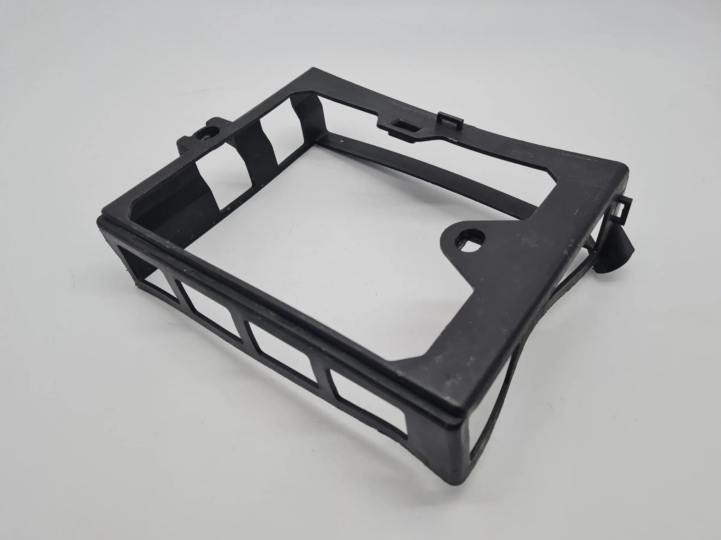 Original Renault 19 (L53) Halterung Einspritzmodul 7700859146 / 91104100