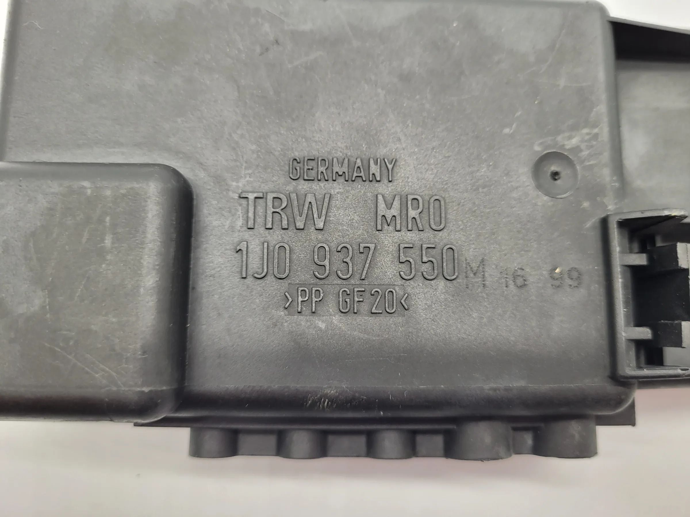 Original VW Golf IV / Bora (1J) Deckel Sicherungskasten 1J0937550M