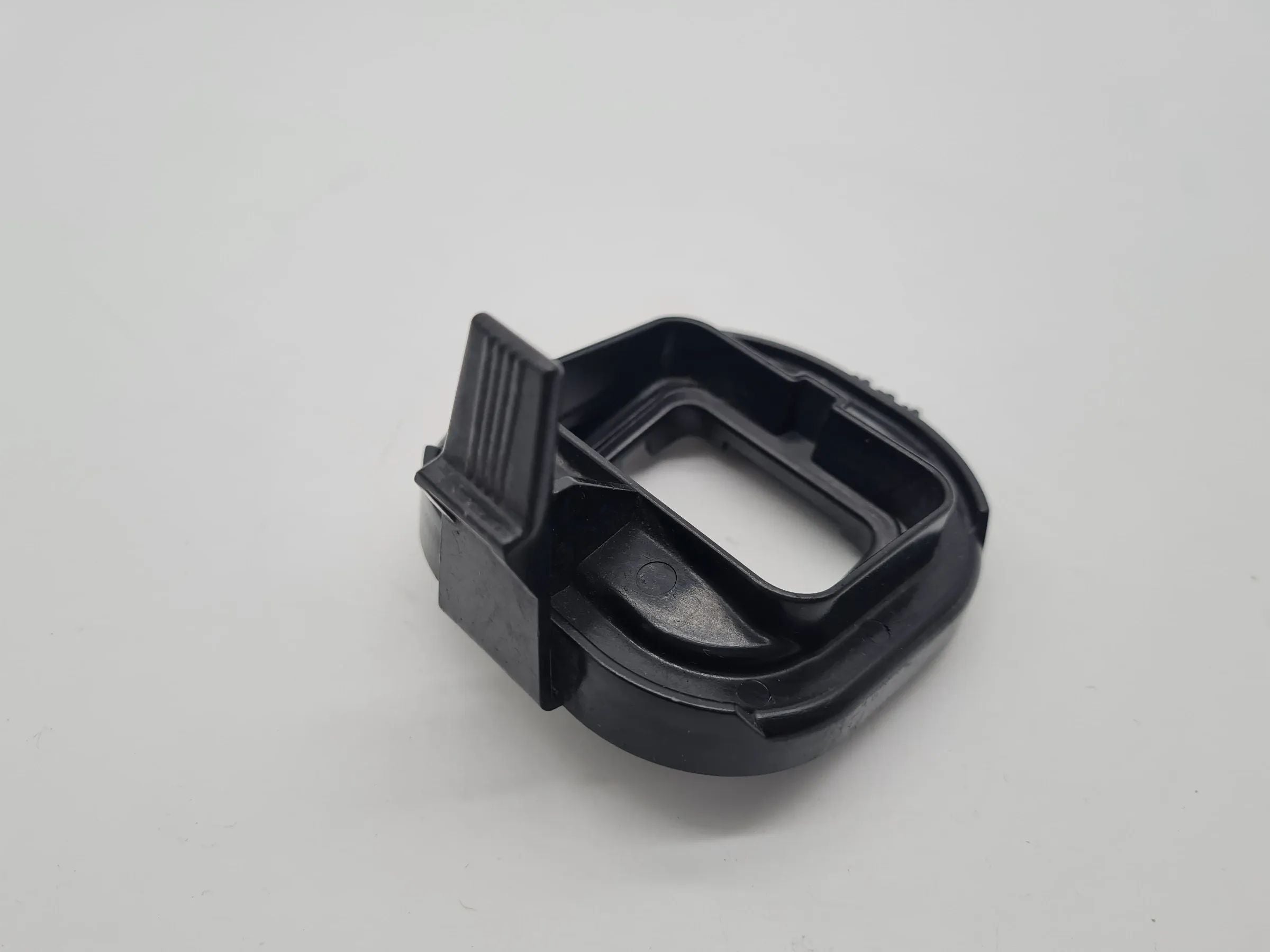 Original VW Golf IV (1J5/1J1) Scheinwerfer Kappe Kabeldeckel L/R Hella 150147-00