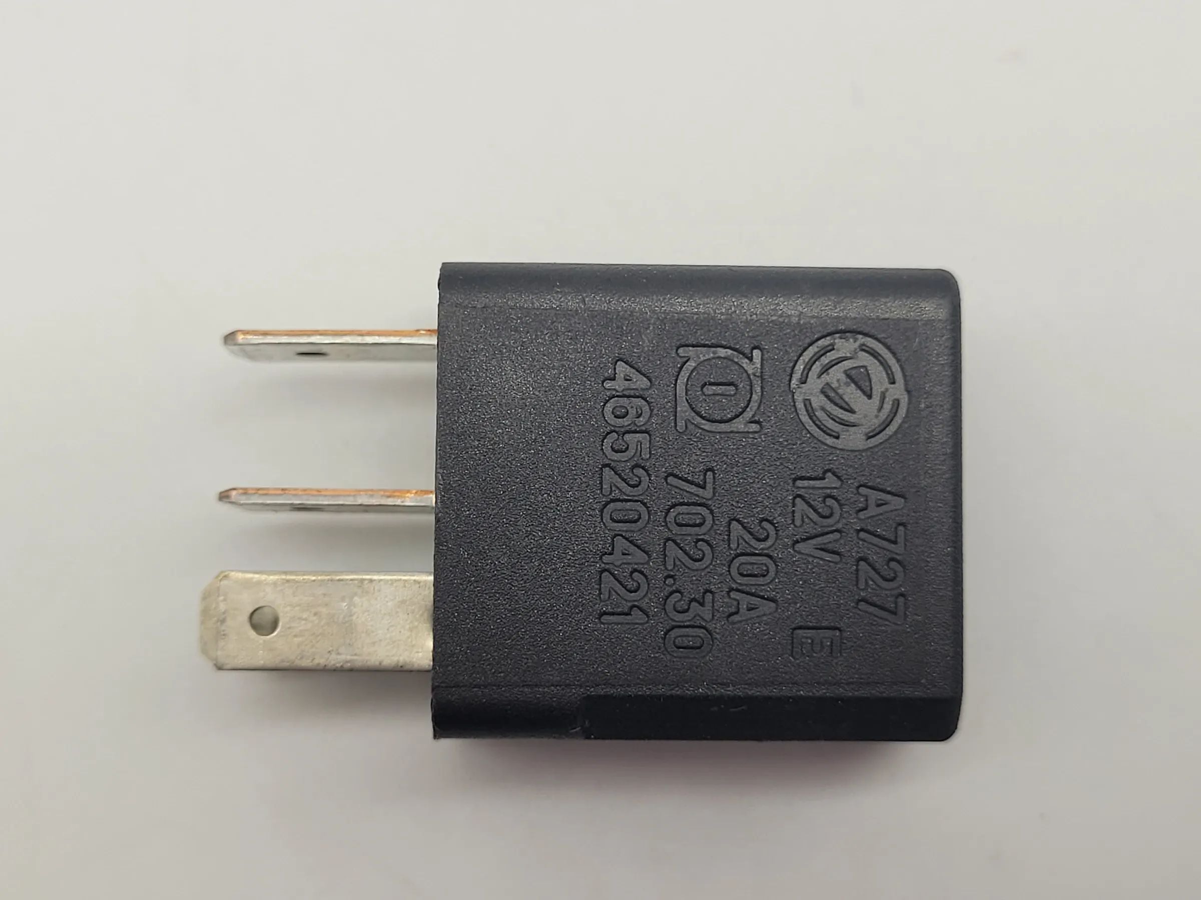 Original Fiat Alfa Romeo/Fiat/Lancia Relais 46520421 / 702.30