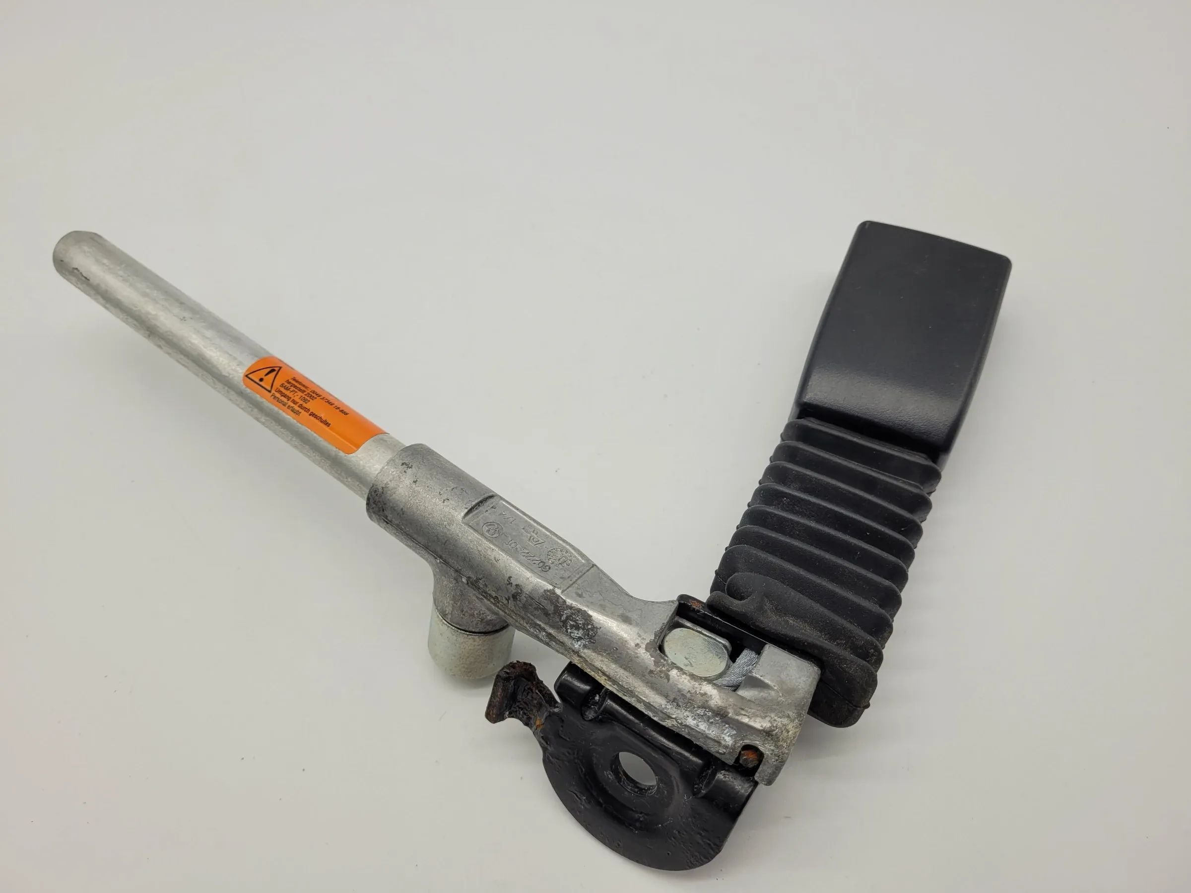 Original Mercedes-Benz C-Klasse Sicherheitsgurt / Gurtschloss Rechts A2038601869