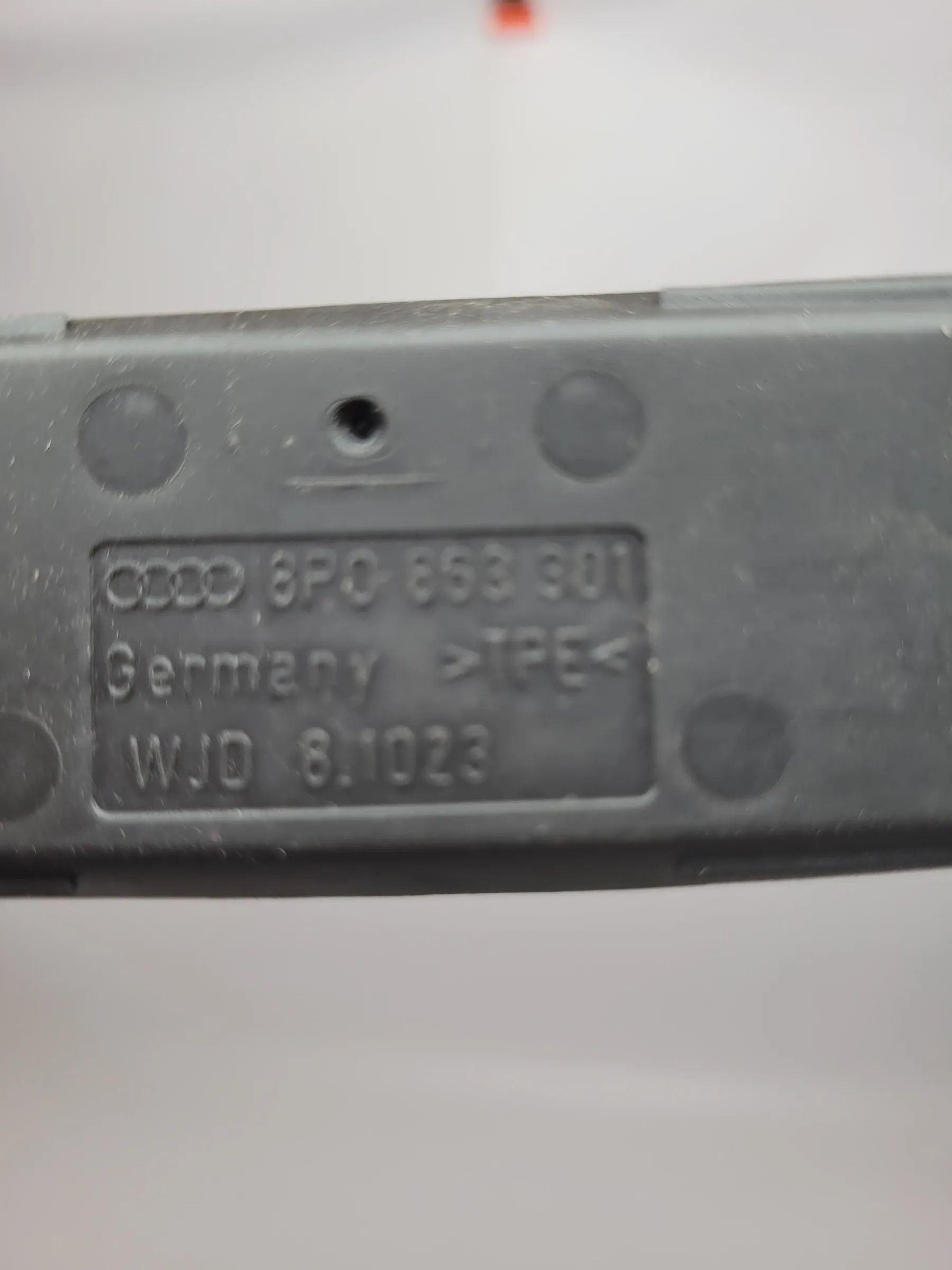 Original Audi A4 (8E/B6/B7) Gummimatte Münzfach 8p0863301