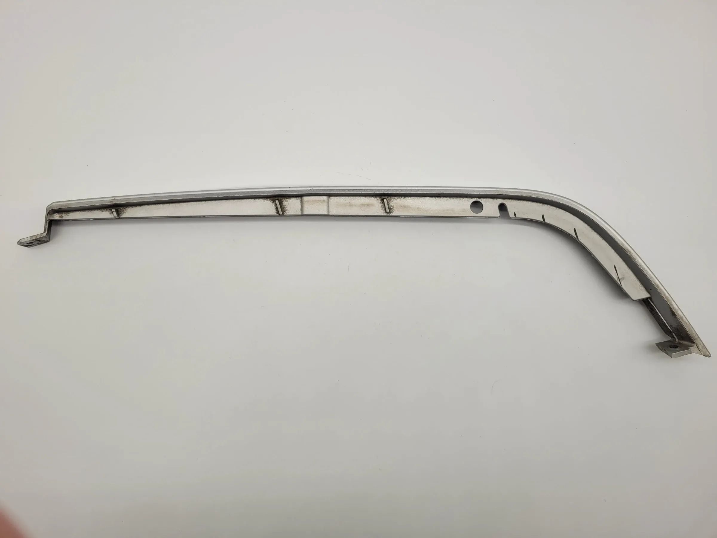 Original Mercedes-Benz C-Klasse (W202) Scheinwerfer Leiste/Blende R. A2028260877